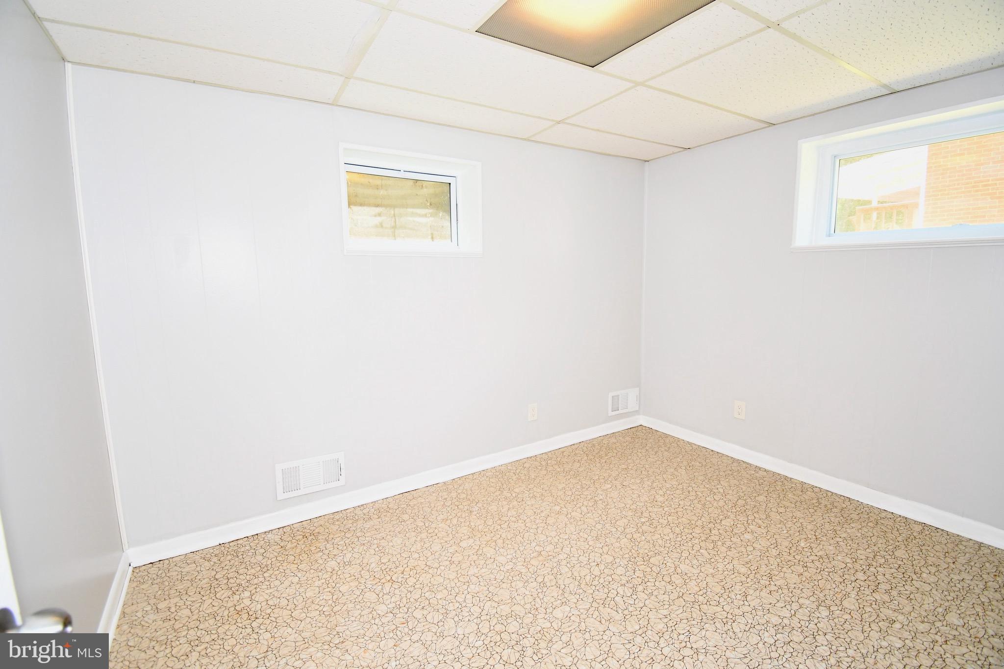 KENSINGTON KNOLLS - Residential