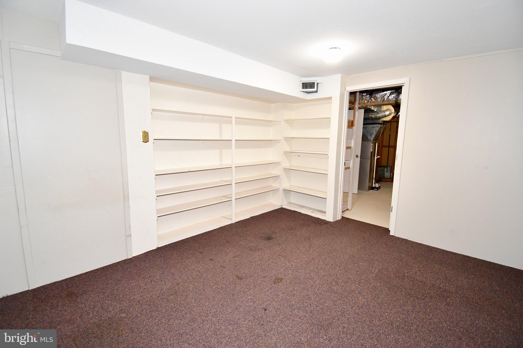 KENSINGTON KNOLLS - Residential