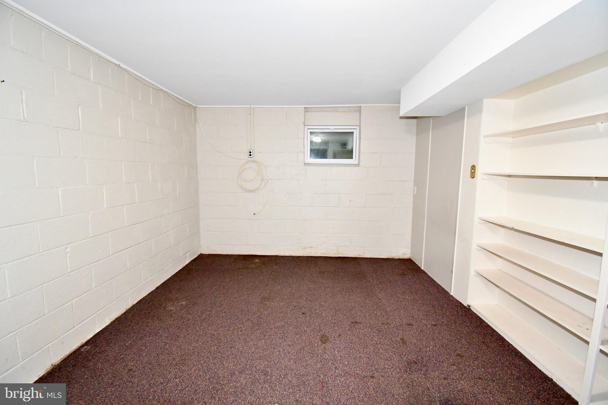 KENSINGTON KNOLLS - Residential
