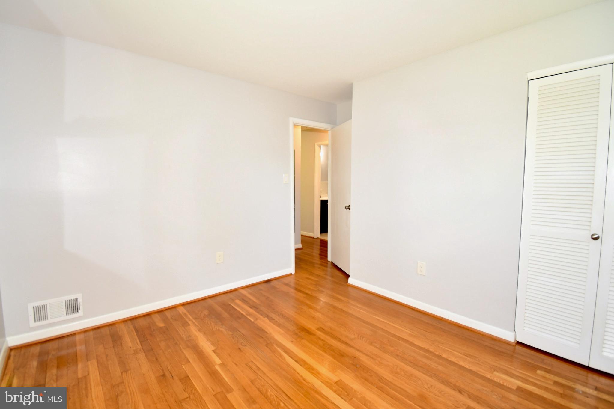 KENSINGTON KNOLLS - Residential