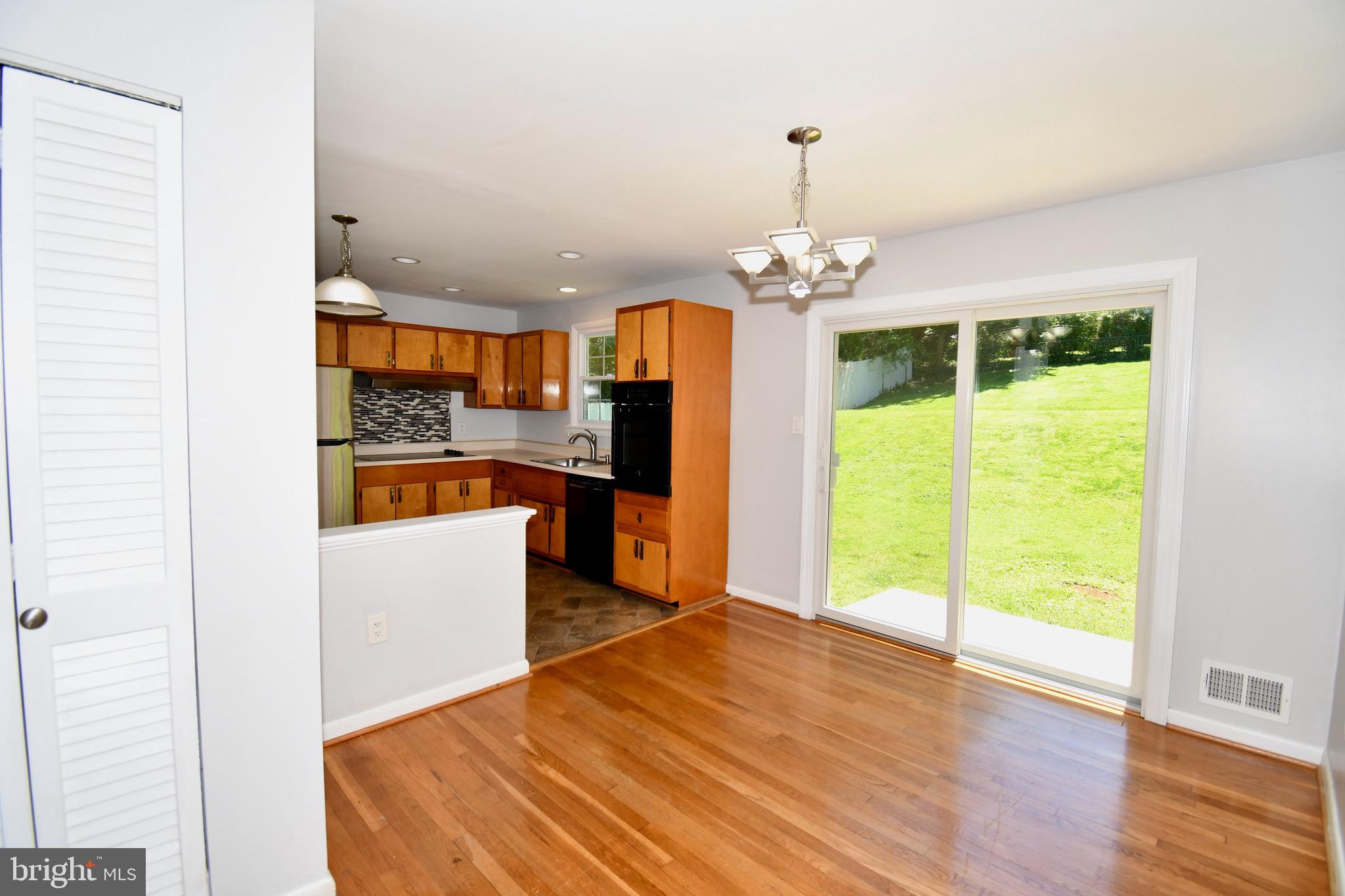 KENSINGTON KNOLLS - Residential