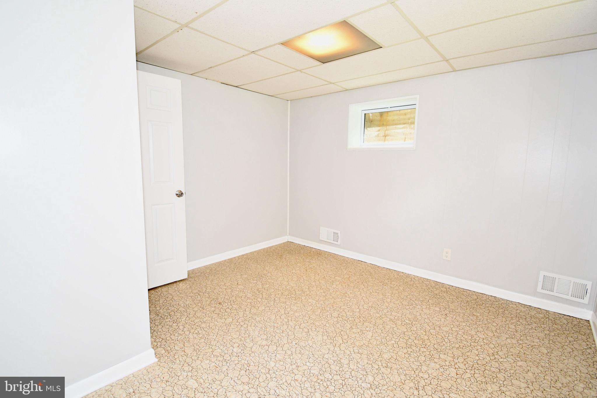 KENSINGTON KNOLLS - Residential