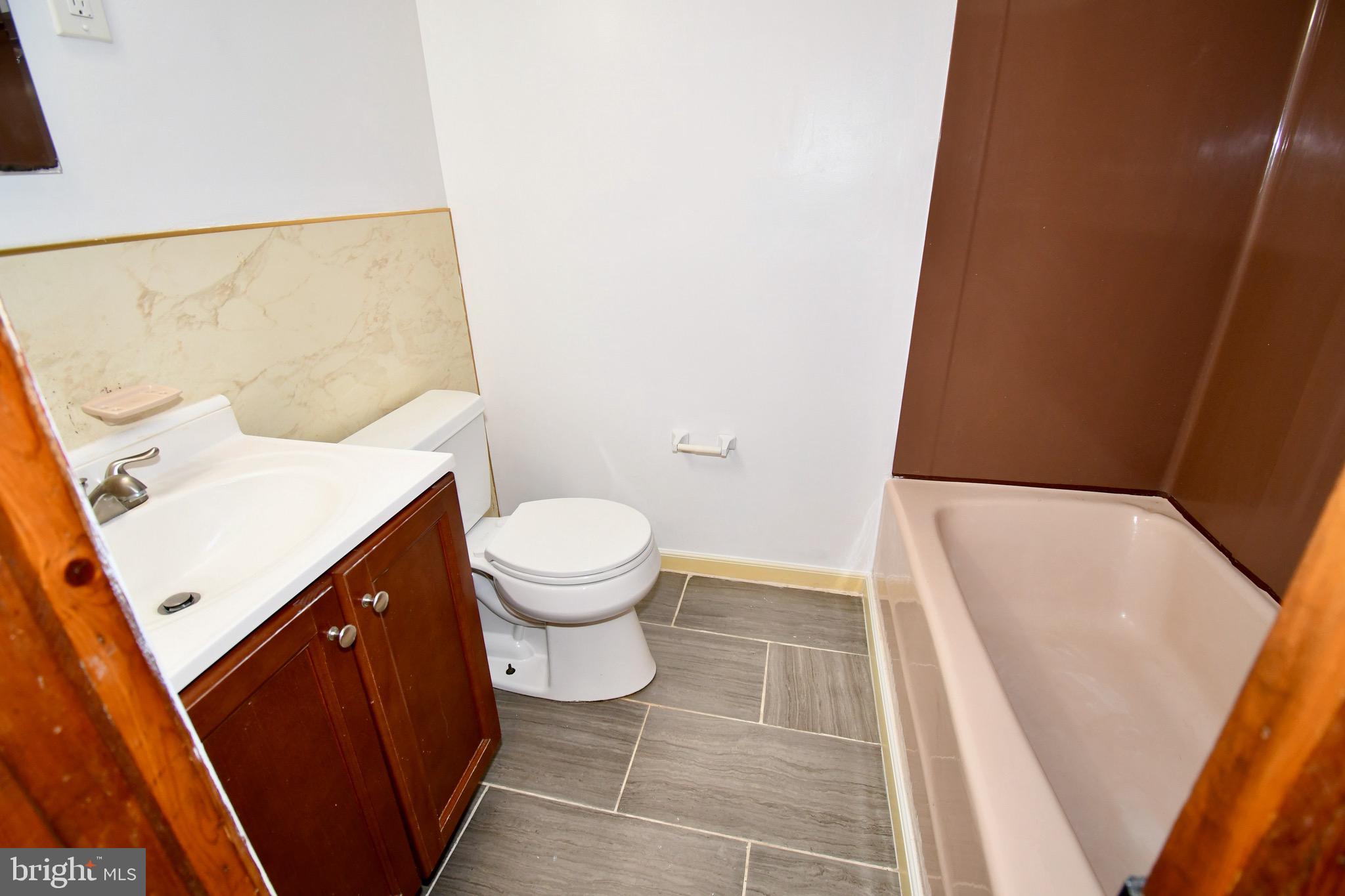 KENSINGTON KNOLLS - Residential