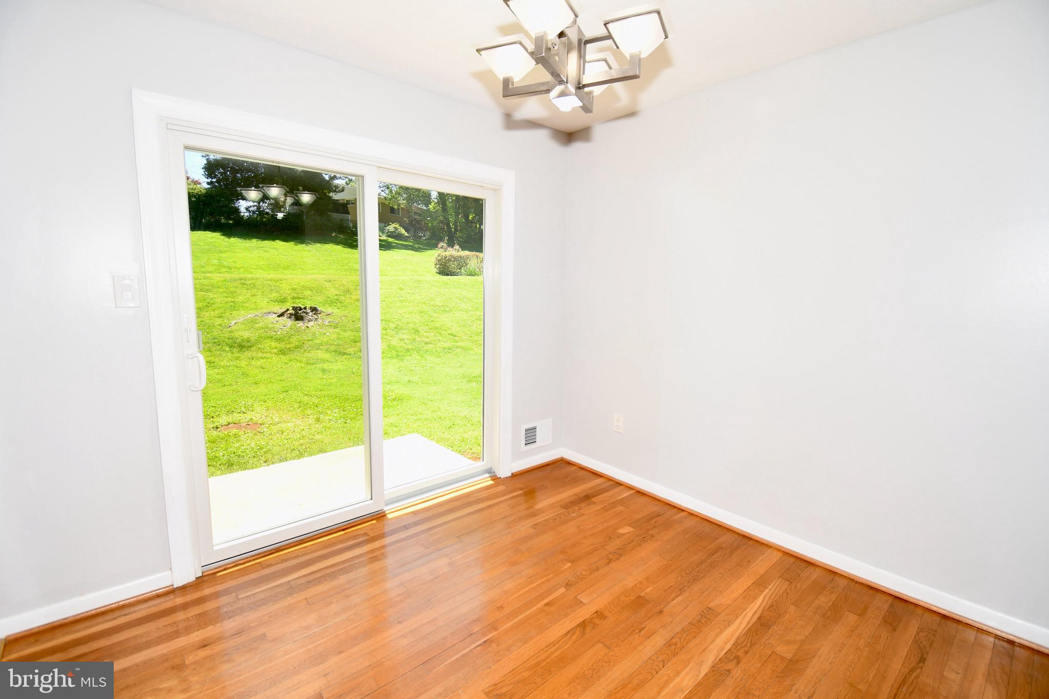KENSINGTON KNOLLS - Residential