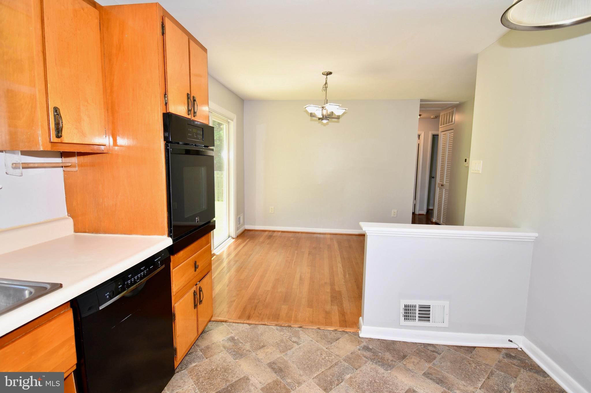 KENSINGTON KNOLLS - Residential