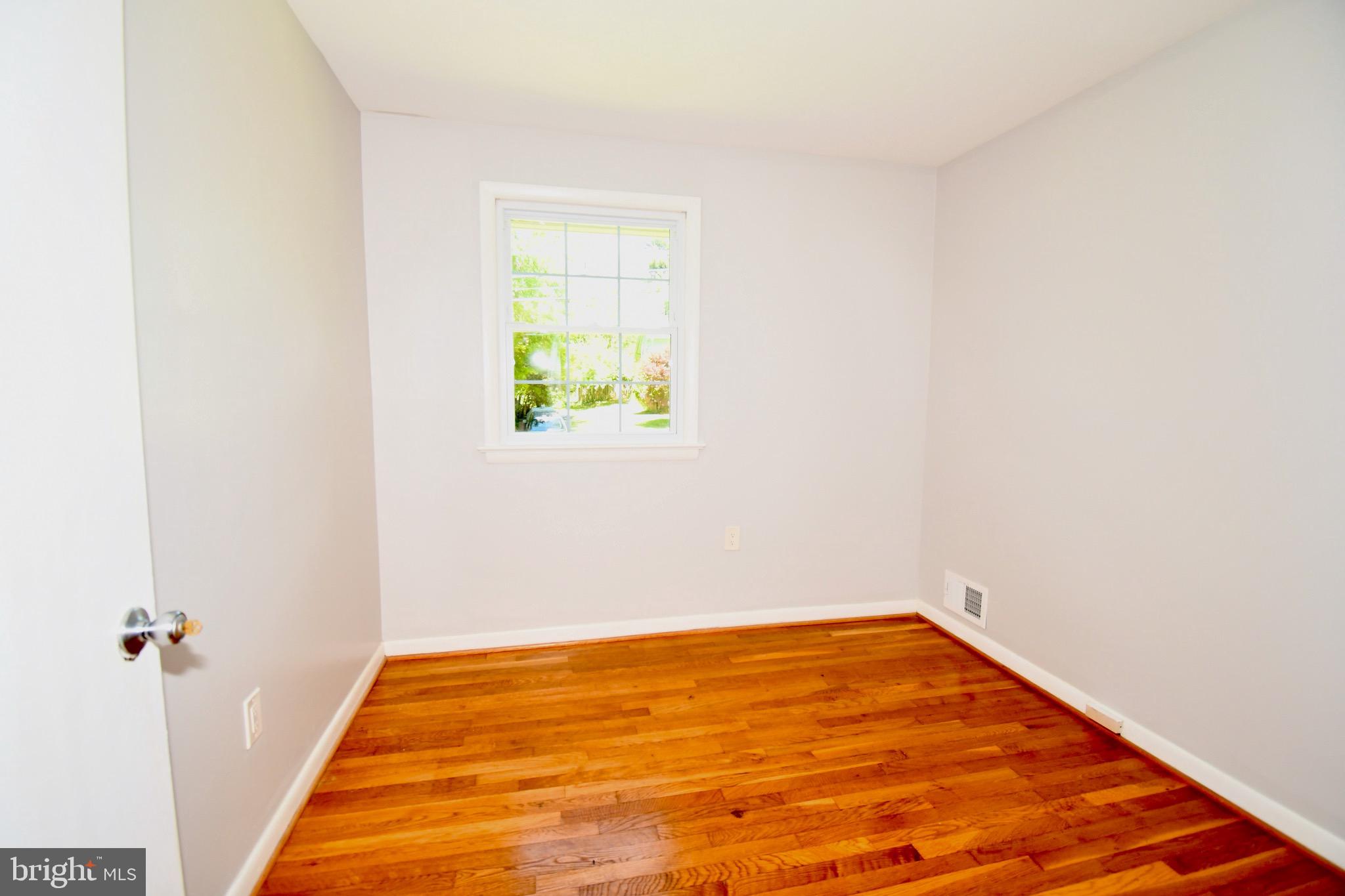KENSINGTON KNOLLS - Residential