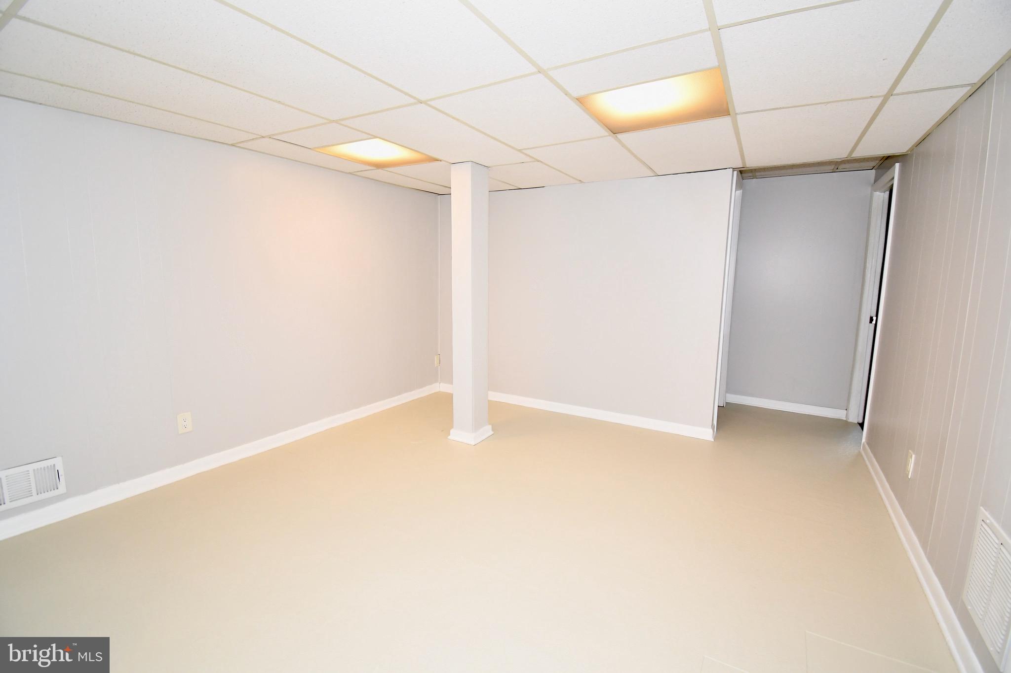 KENSINGTON KNOLLS - Residential