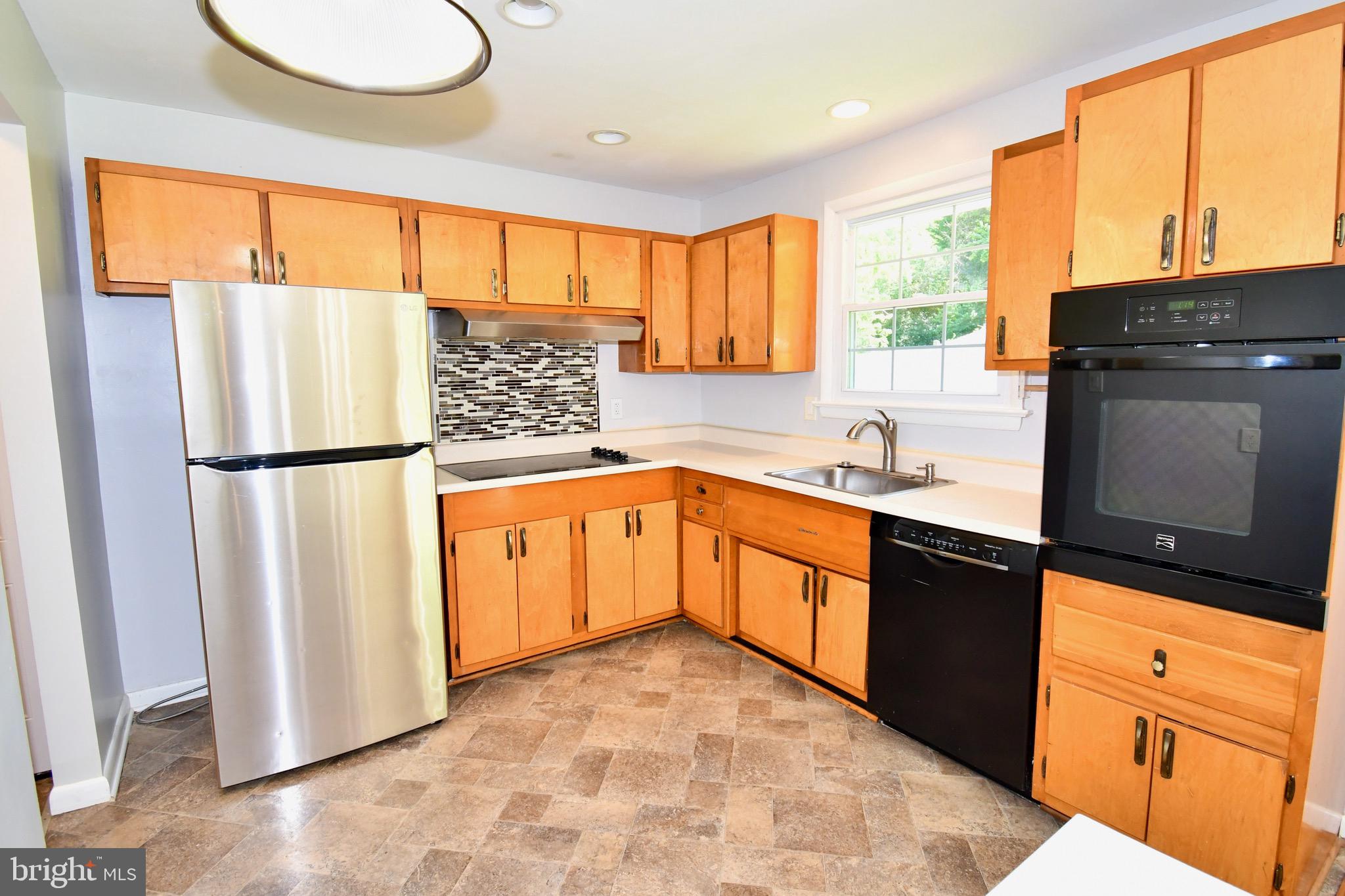 KENSINGTON KNOLLS - Residential