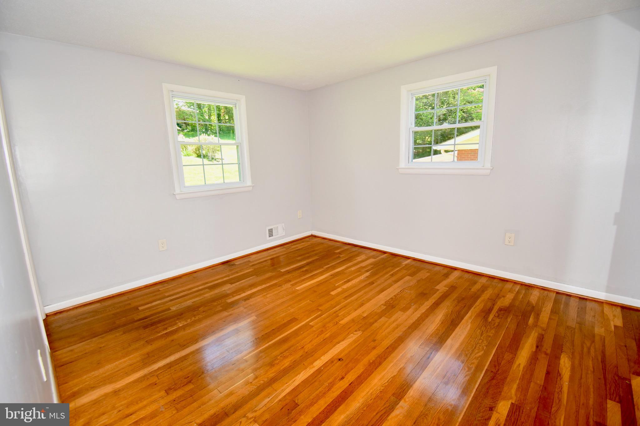 KENSINGTON KNOLLS - Residential