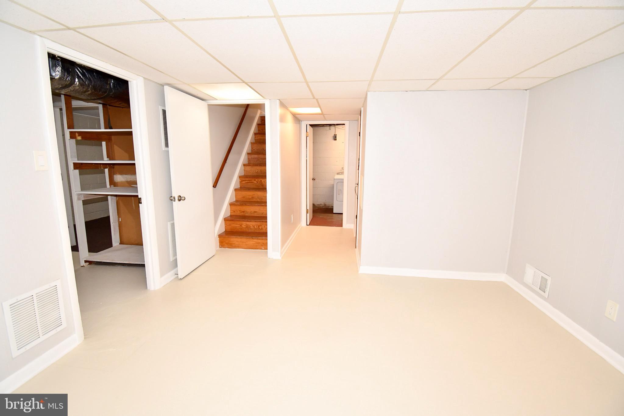 KENSINGTON KNOLLS - Residential