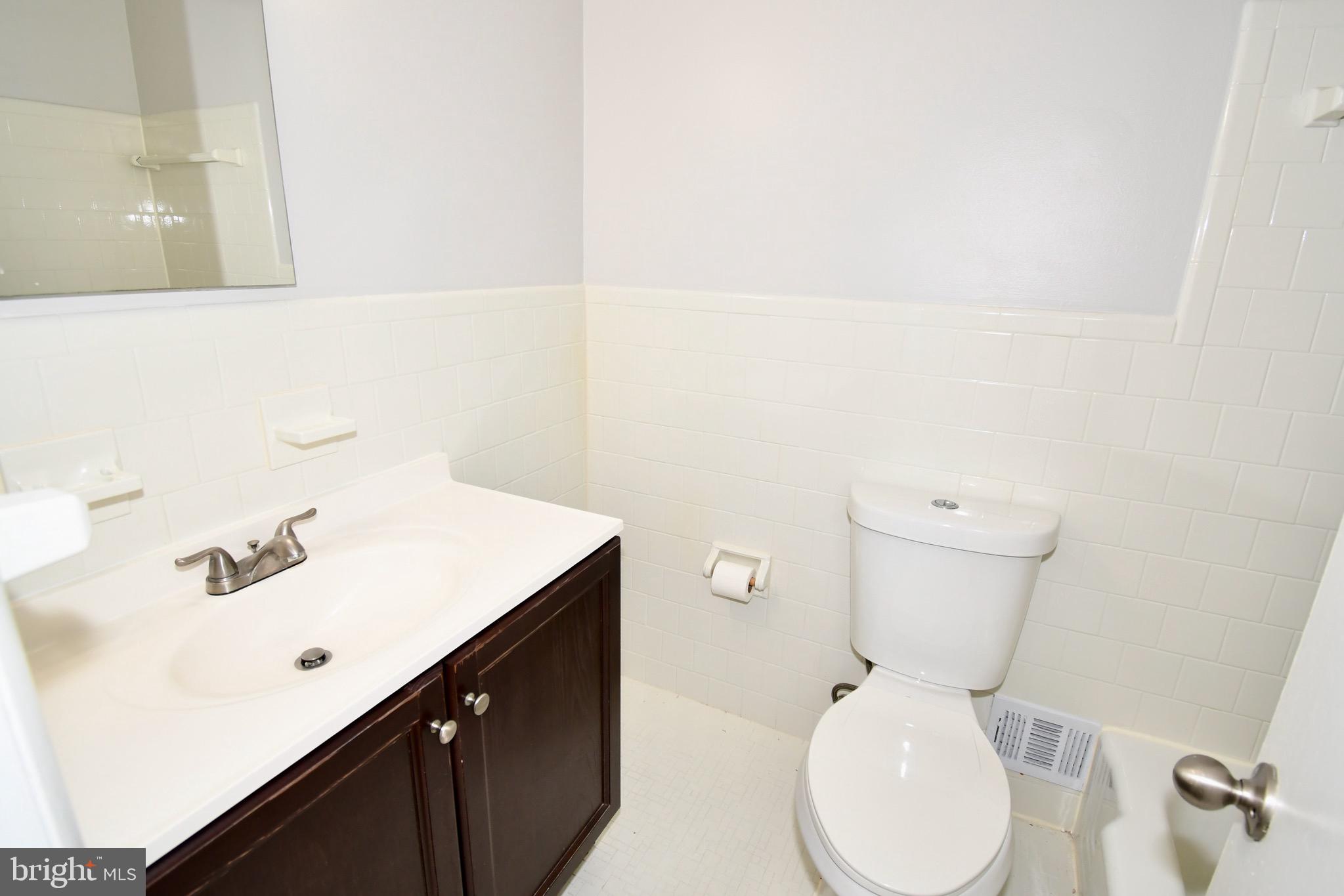 KENSINGTON KNOLLS - Residential