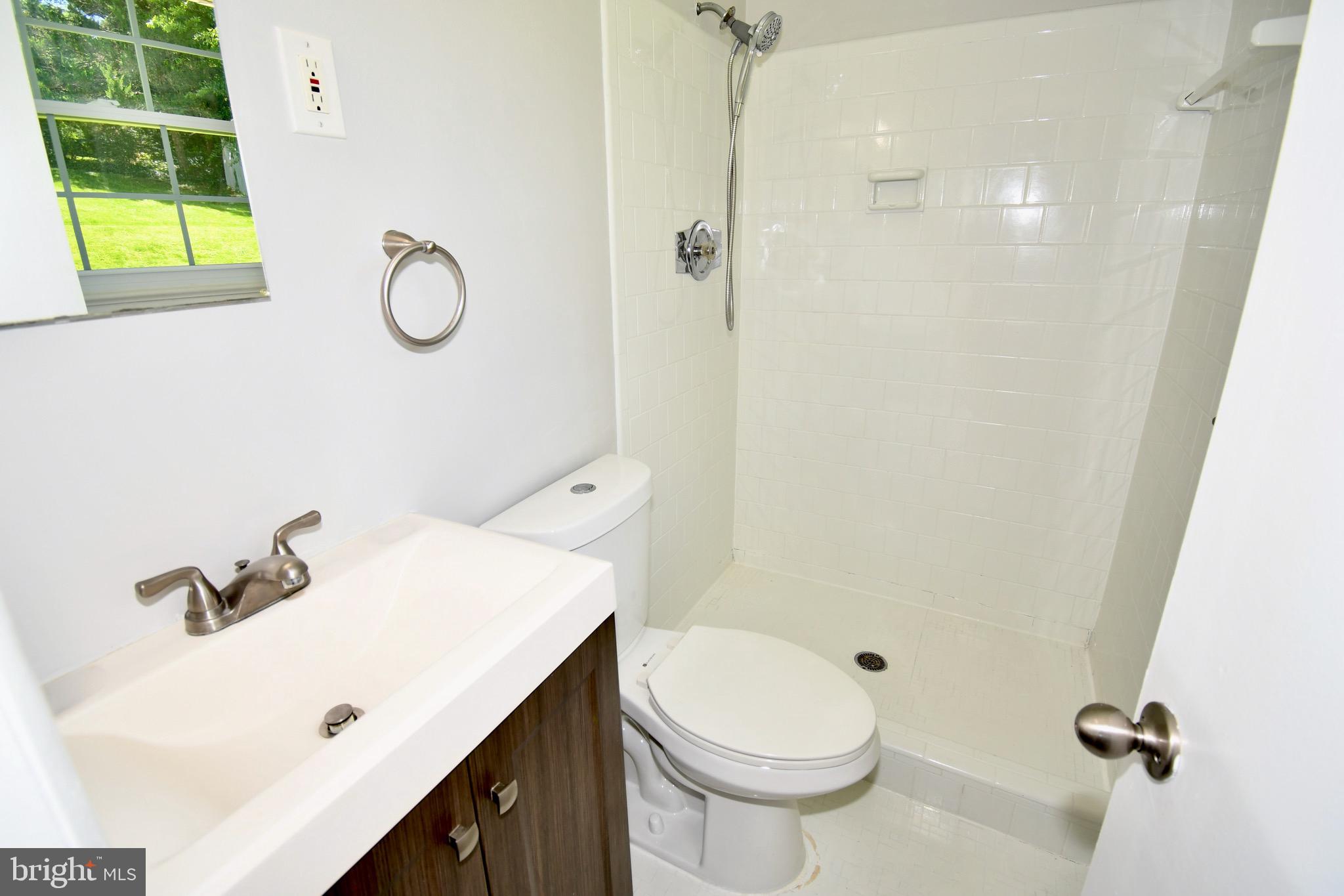 KENSINGTON KNOLLS - Residential