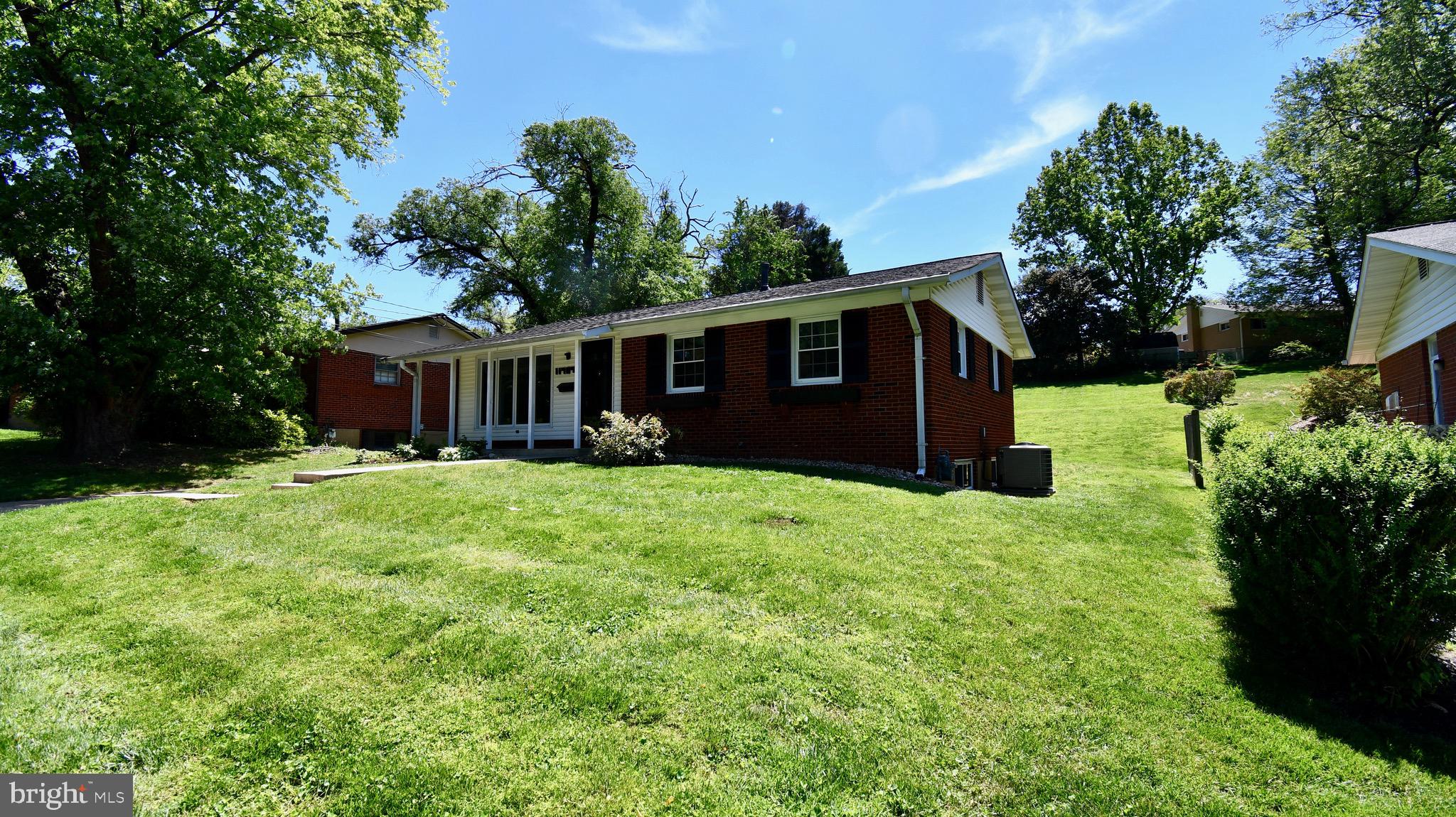 KENSINGTON KNOLLS - Residential
