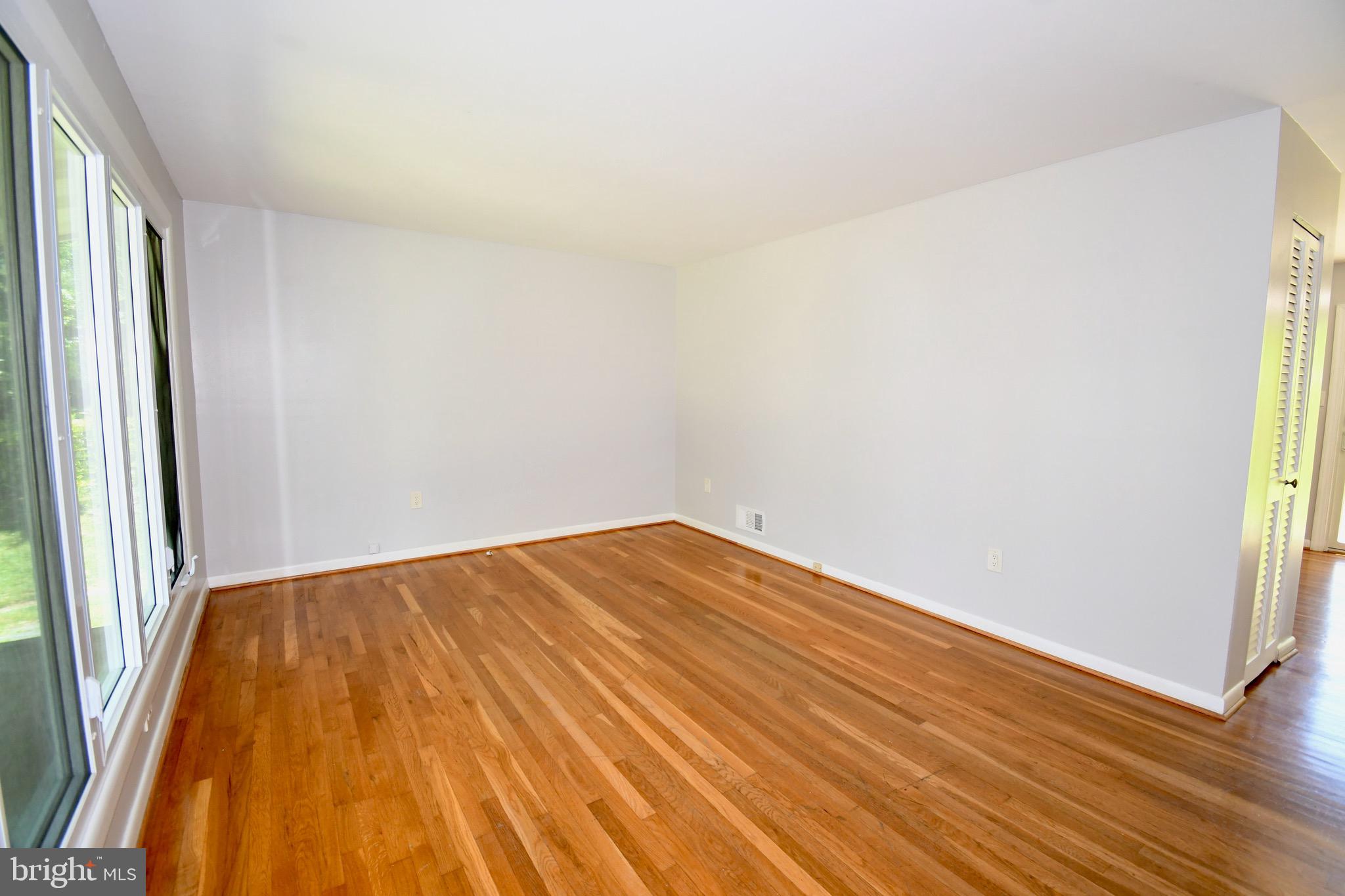 KENSINGTON KNOLLS - Residential