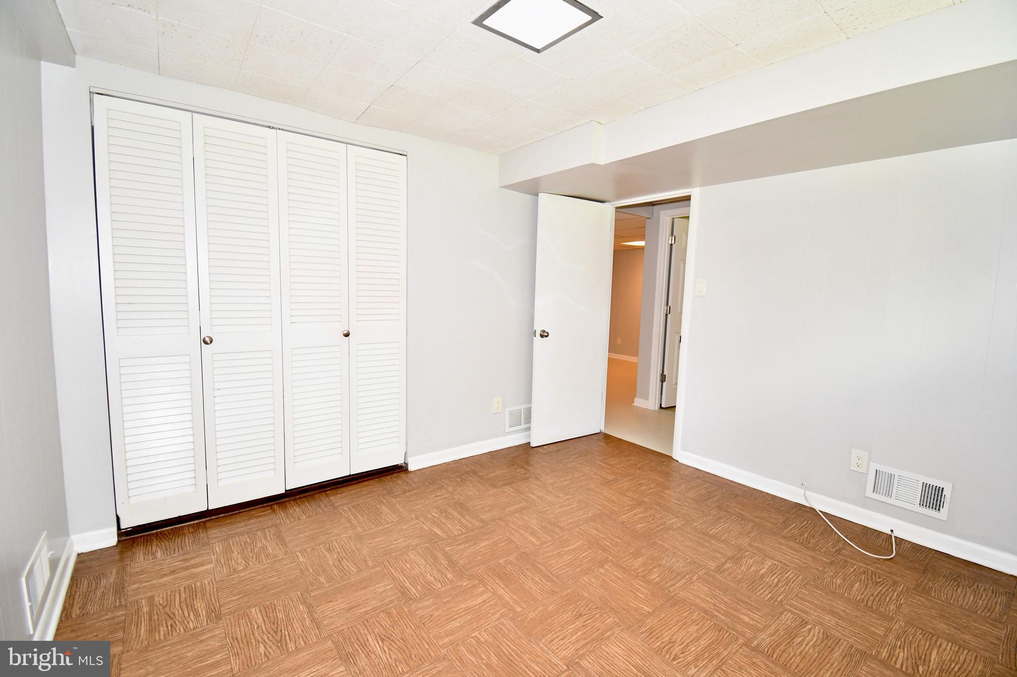 KENSINGTON KNOLLS - Residential