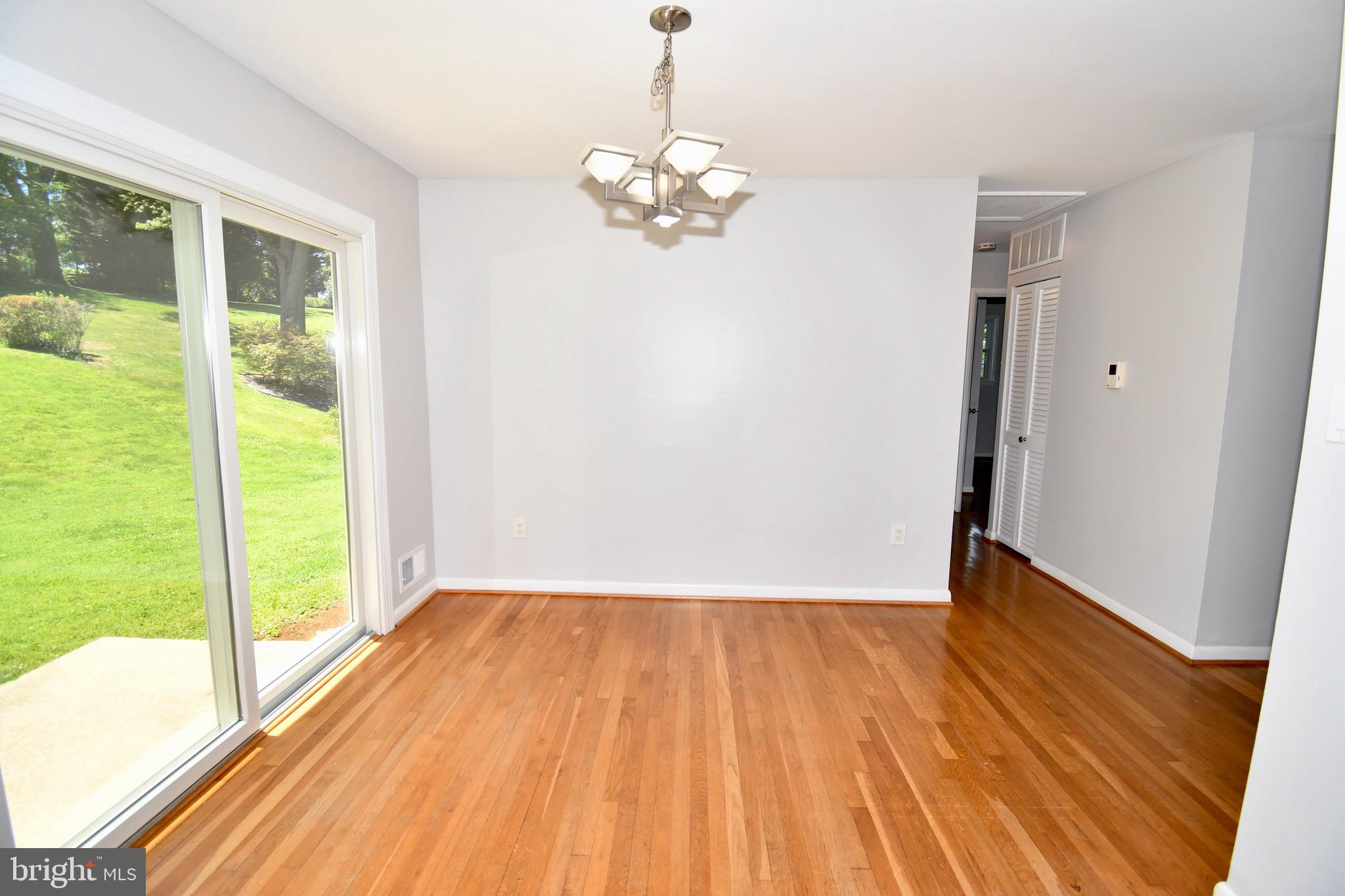 KENSINGTON KNOLLS - Residential