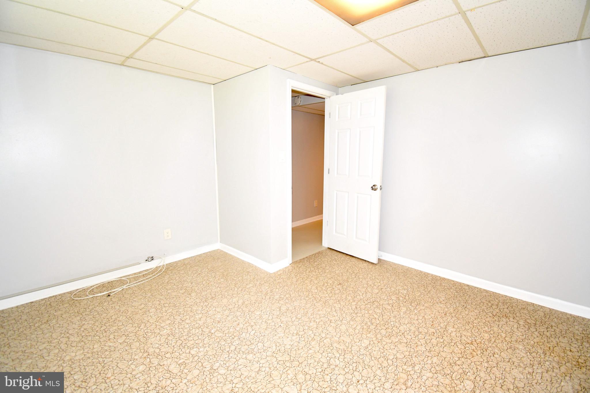 KENSINGTON KNOLLS - Residential
