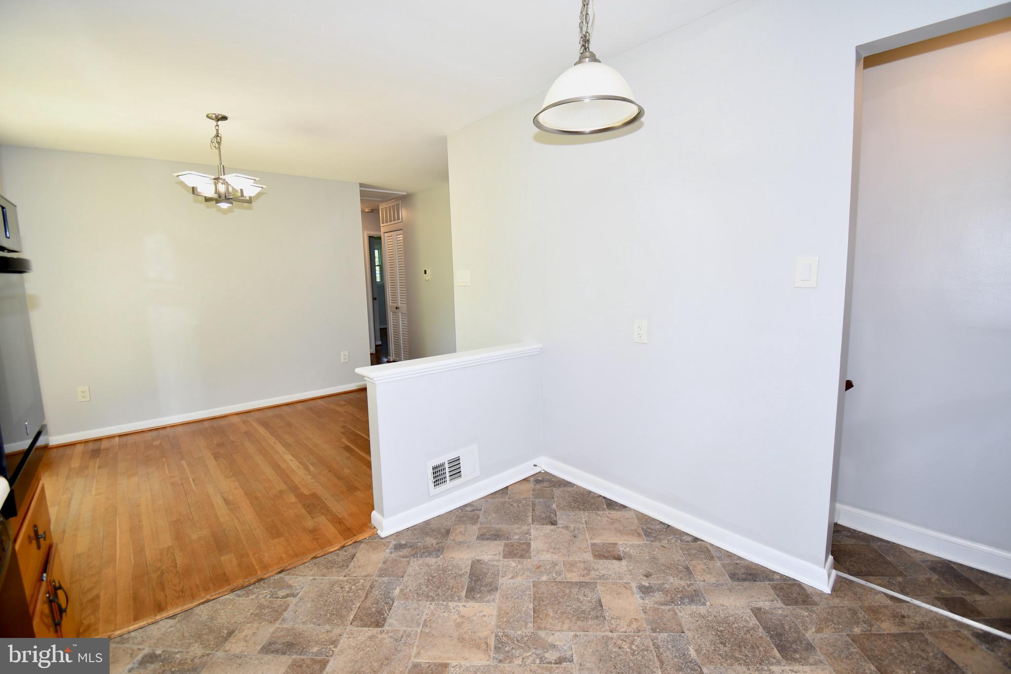 KENSINGTON KNOLLS - Residential