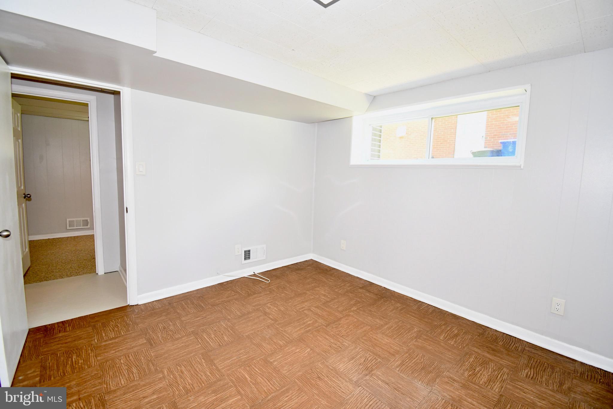 KENSINGTON KNOLLS - Residential