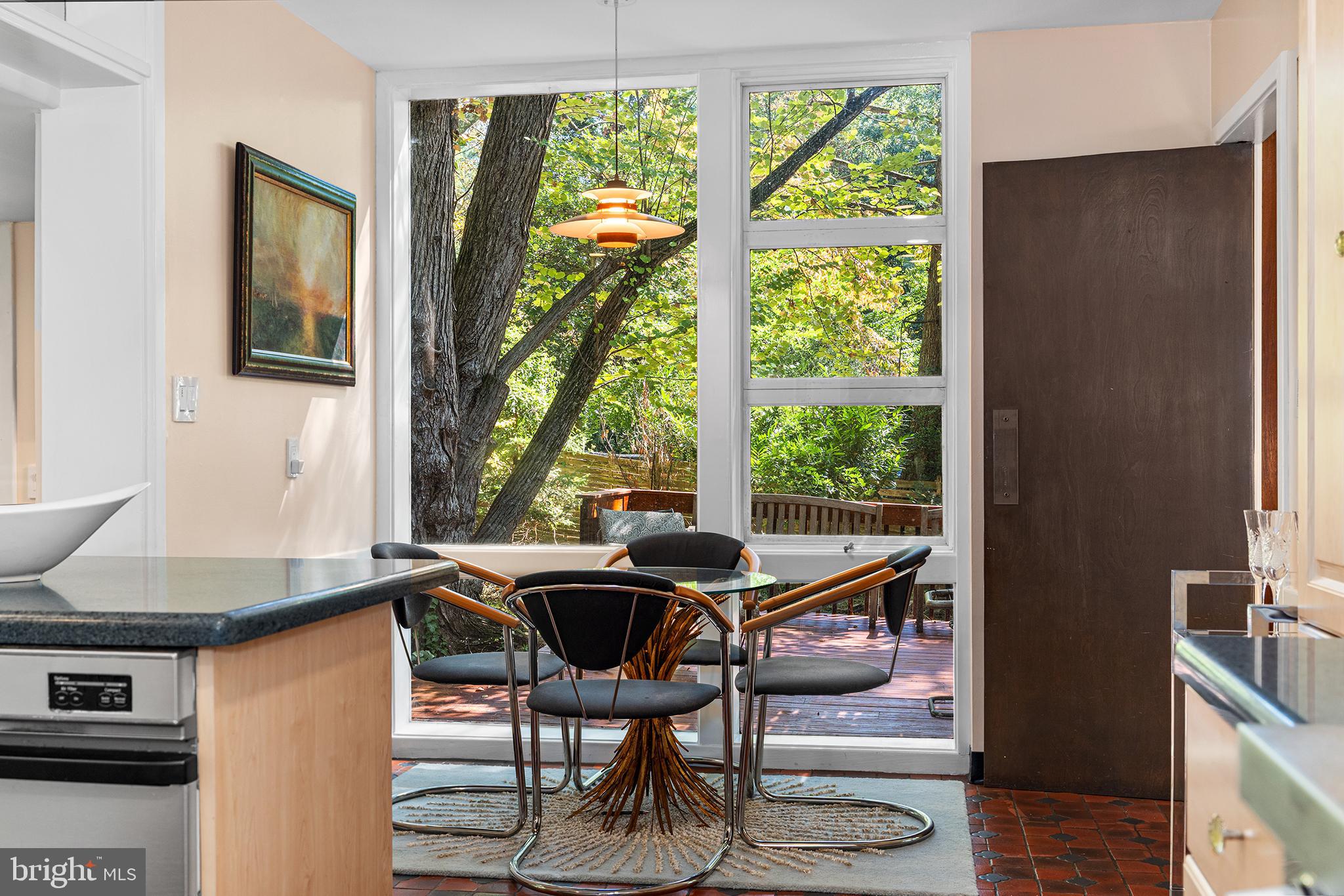 EAST FALLS - Residential