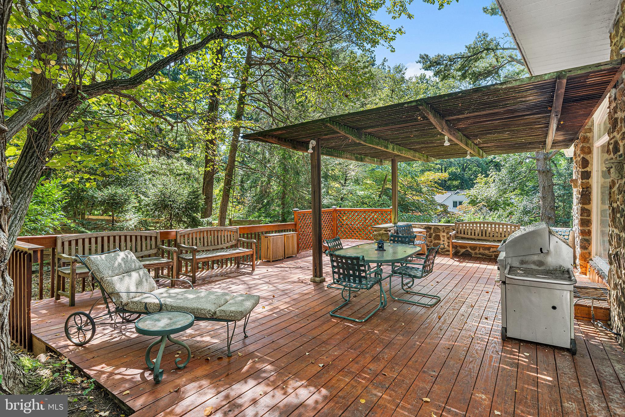 EAST FALLS - Residential