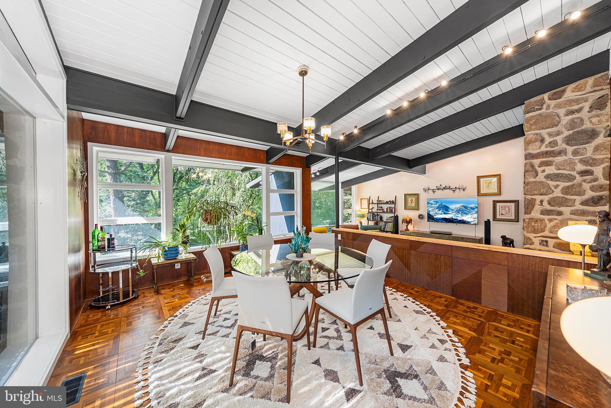 EAST FALLS - Residential