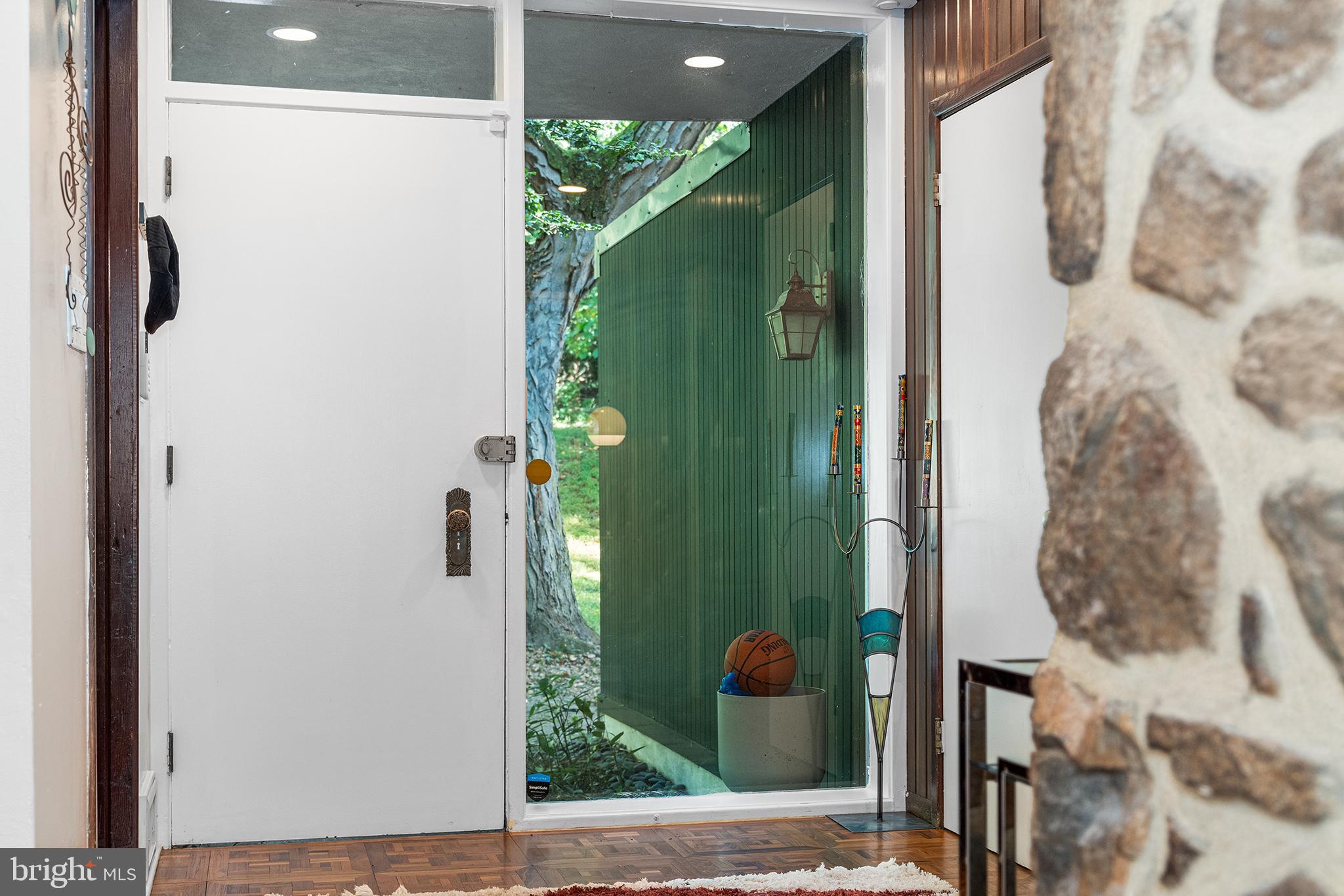 EAST FALLS - Residential