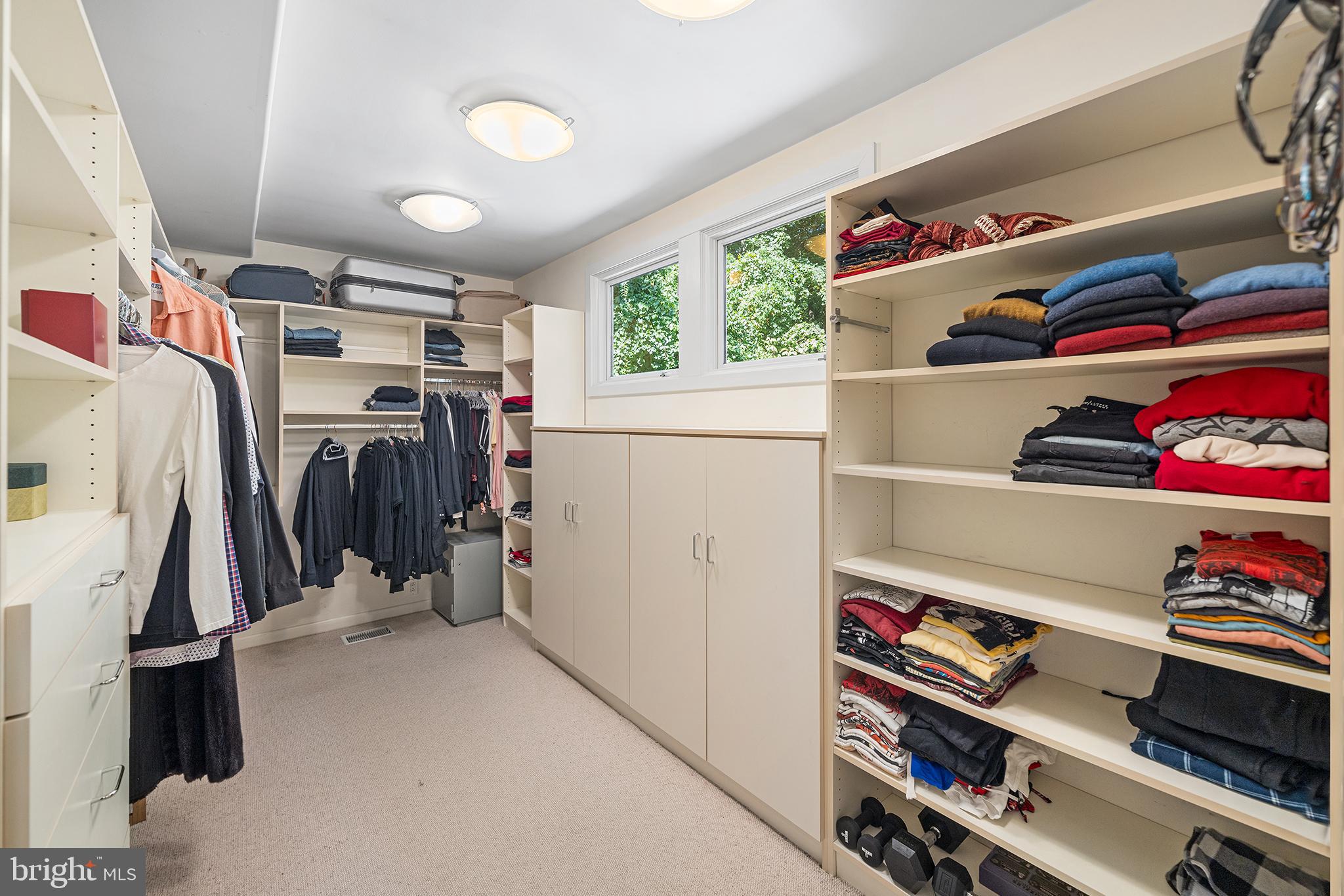 EAST FALLS - Residential