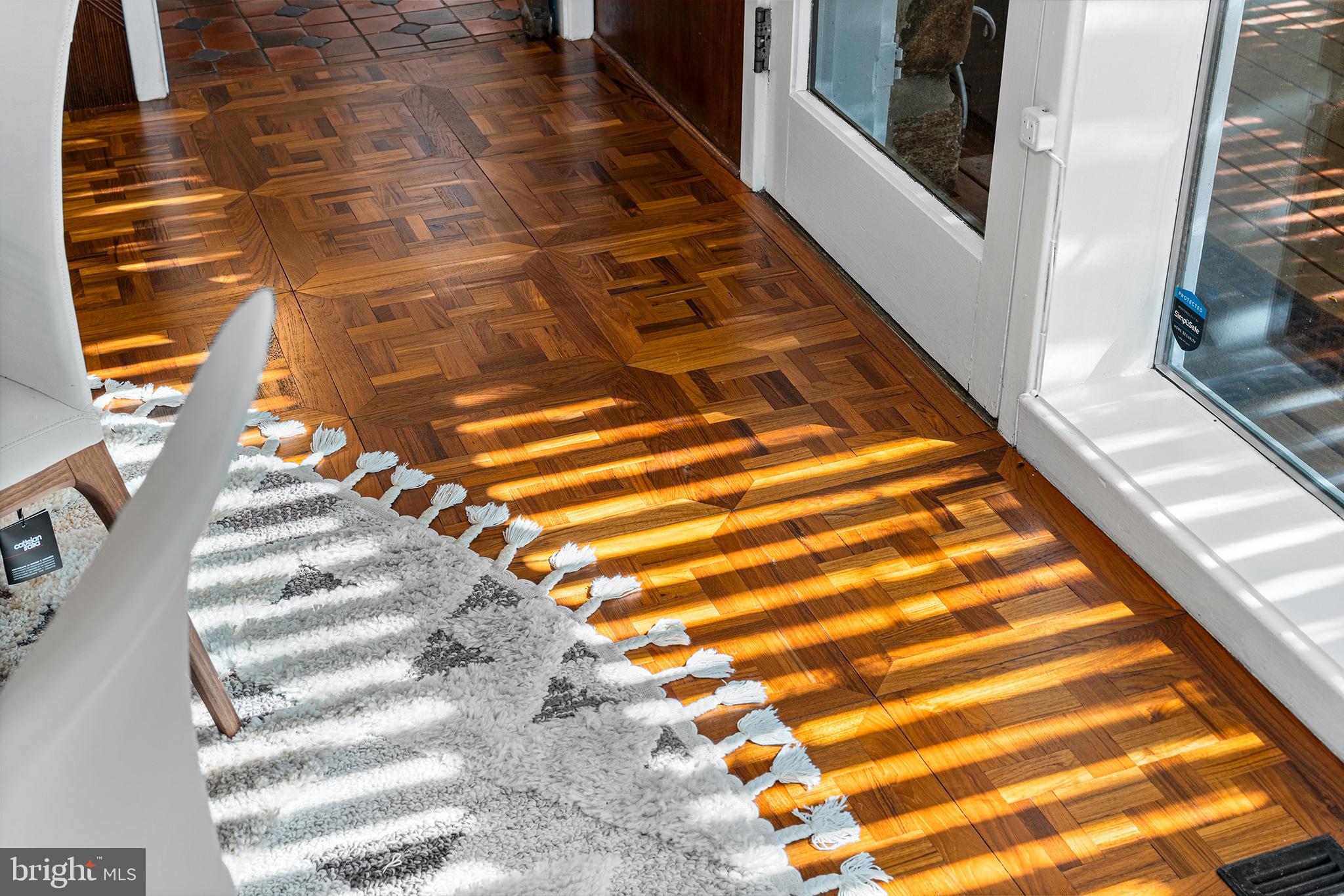 EAST FALLS - Residential