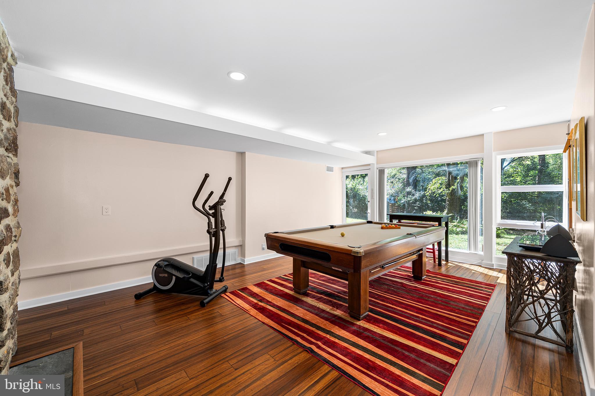 EAST FALLS - Residential