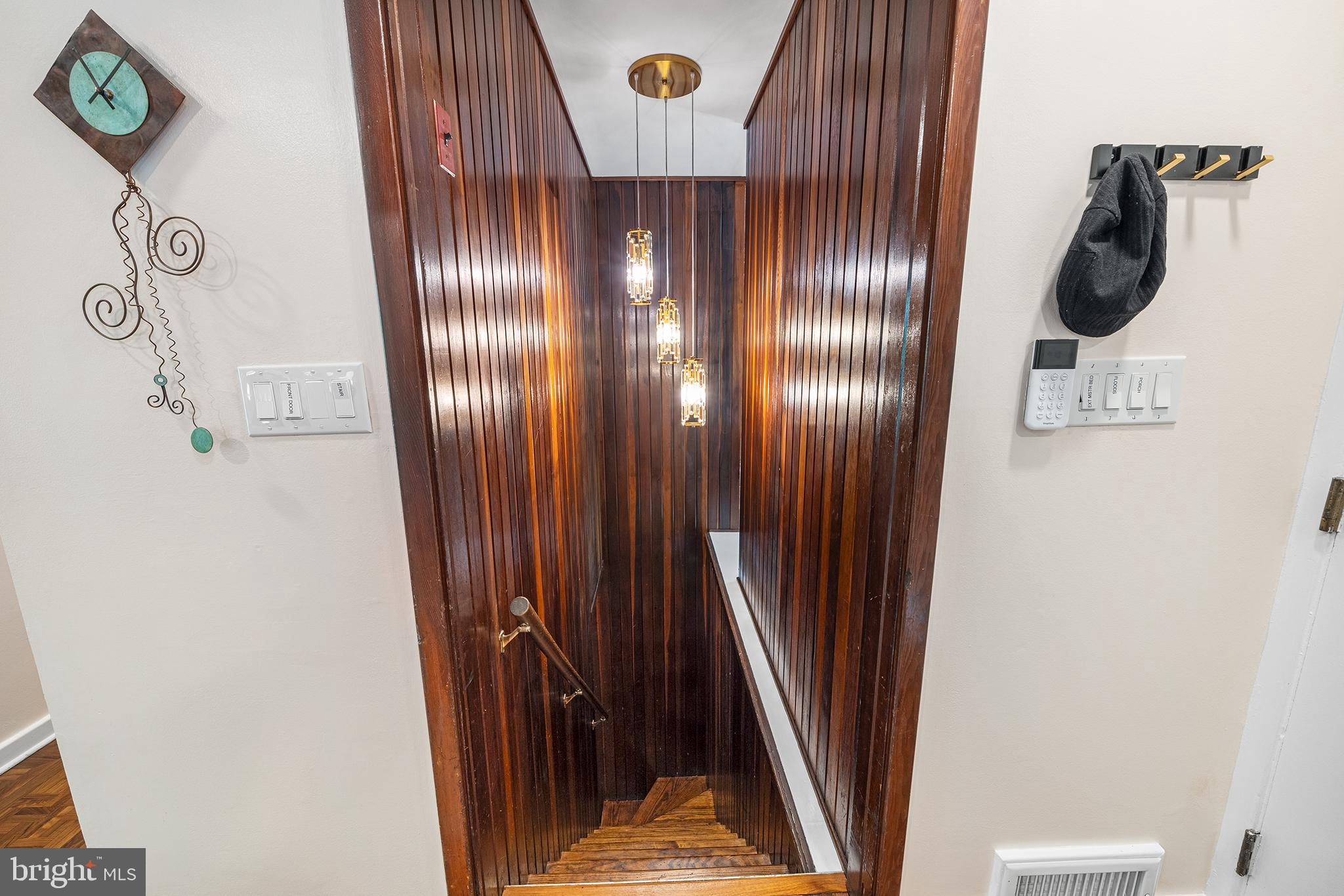 EAST FALLS - Residential