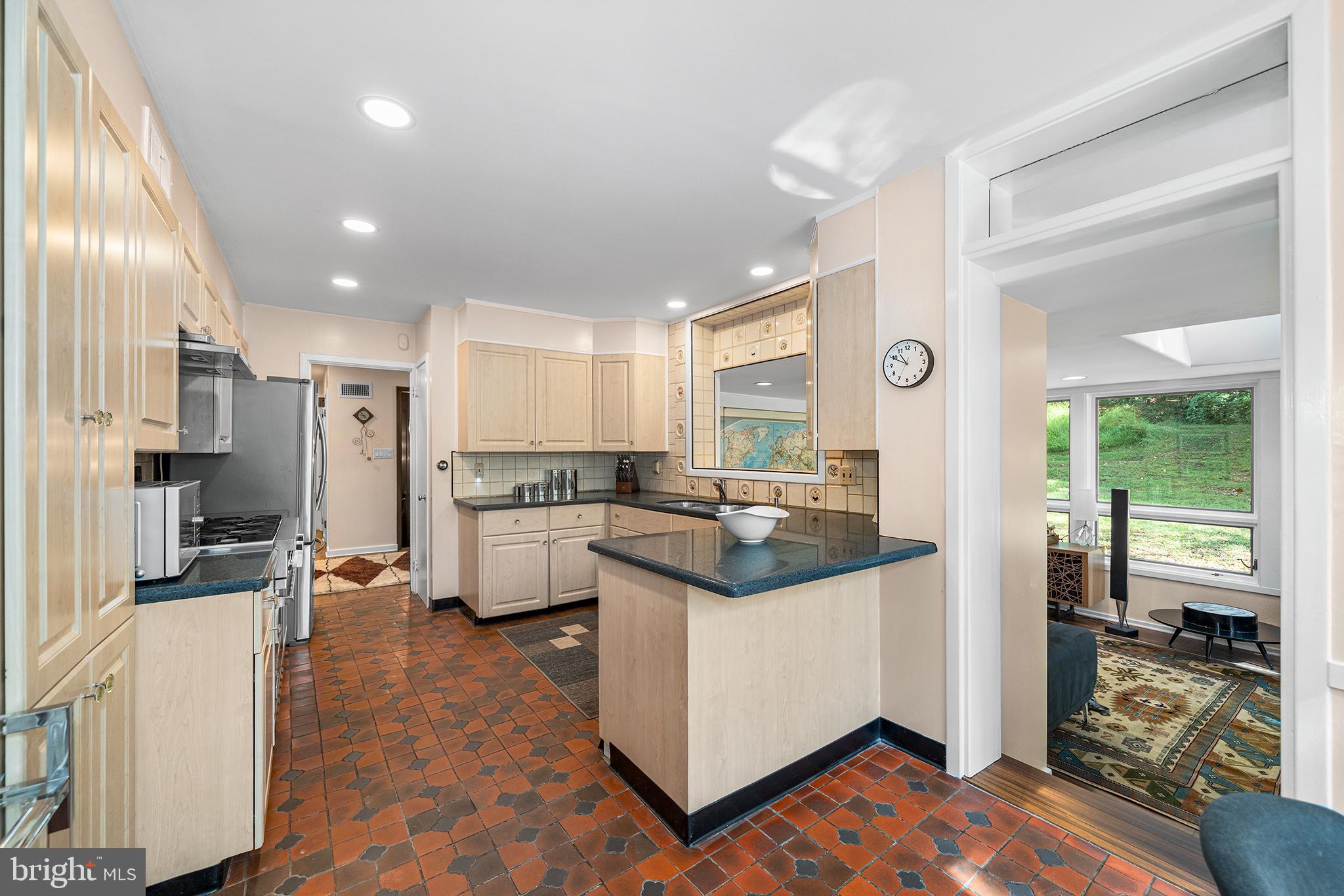 EAST FALLS - Residential