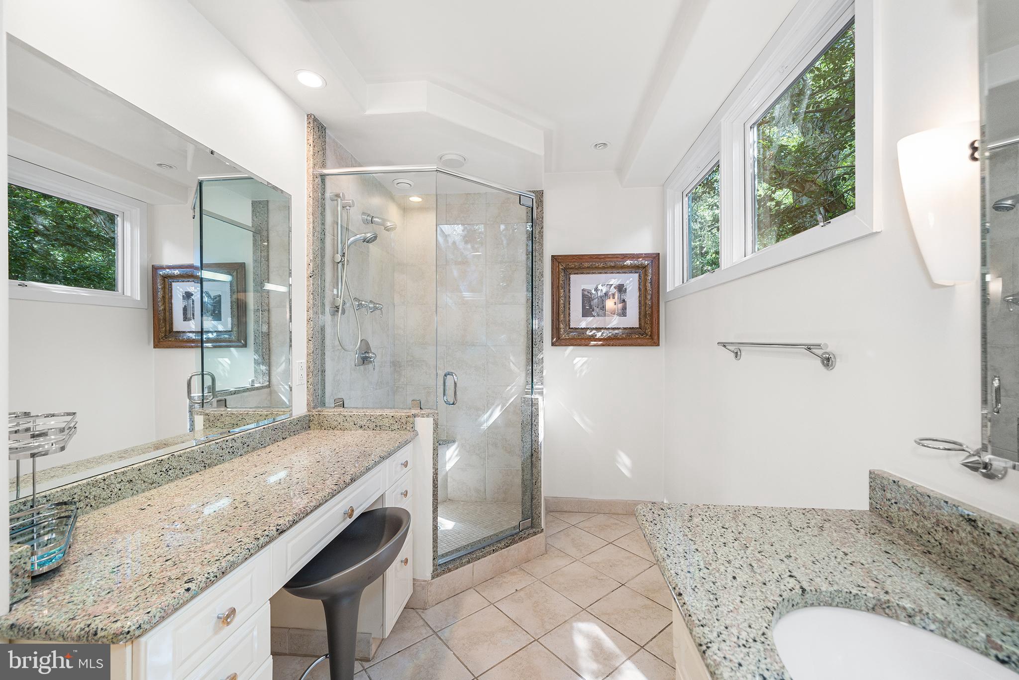 EAST FALLS - Residential