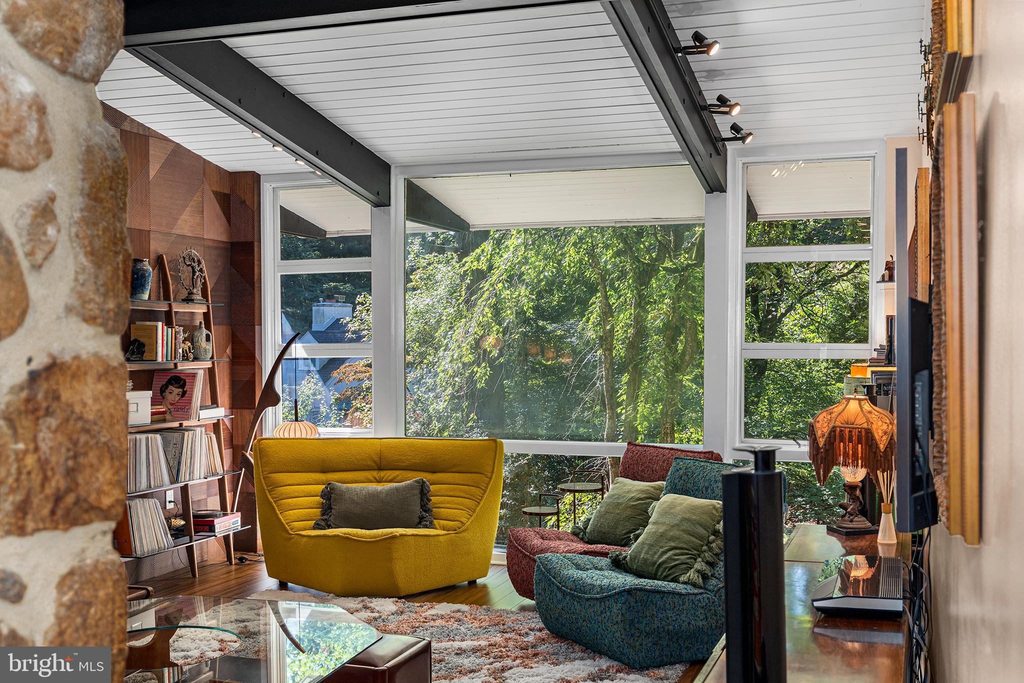 EAST FALLS - Residential