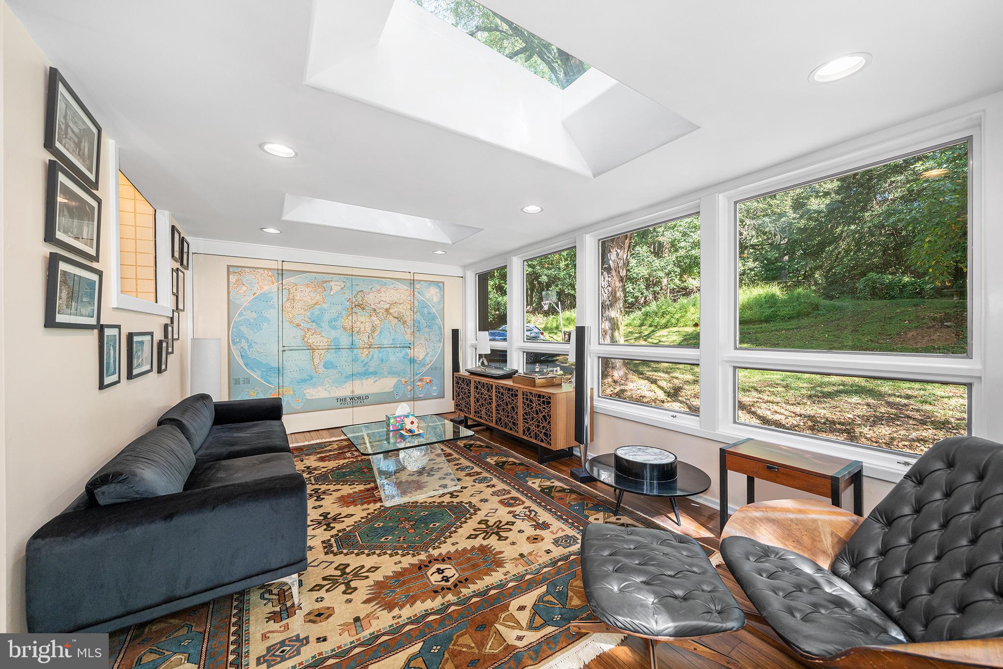 EAST FALLS - Residential