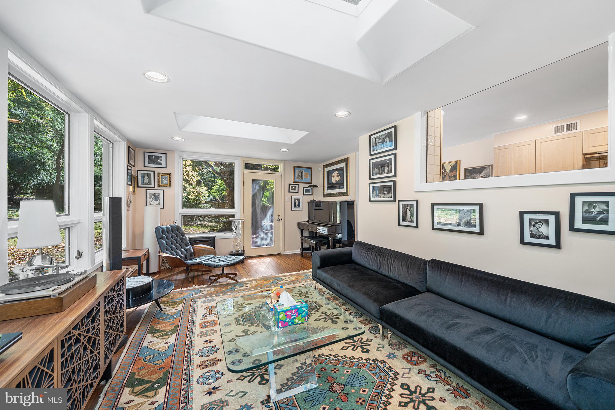 EAST FALLS - Residential