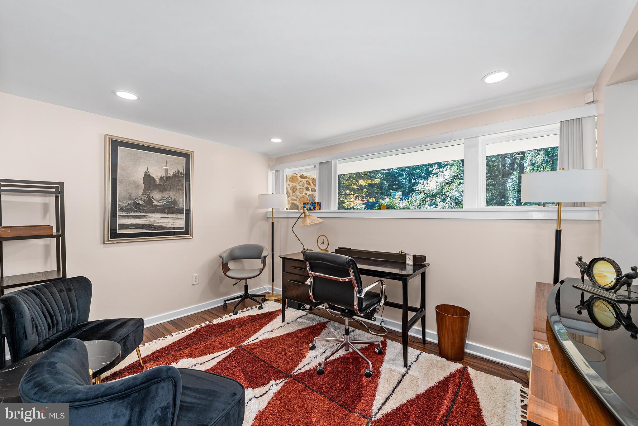 EAST FALLS - Residential