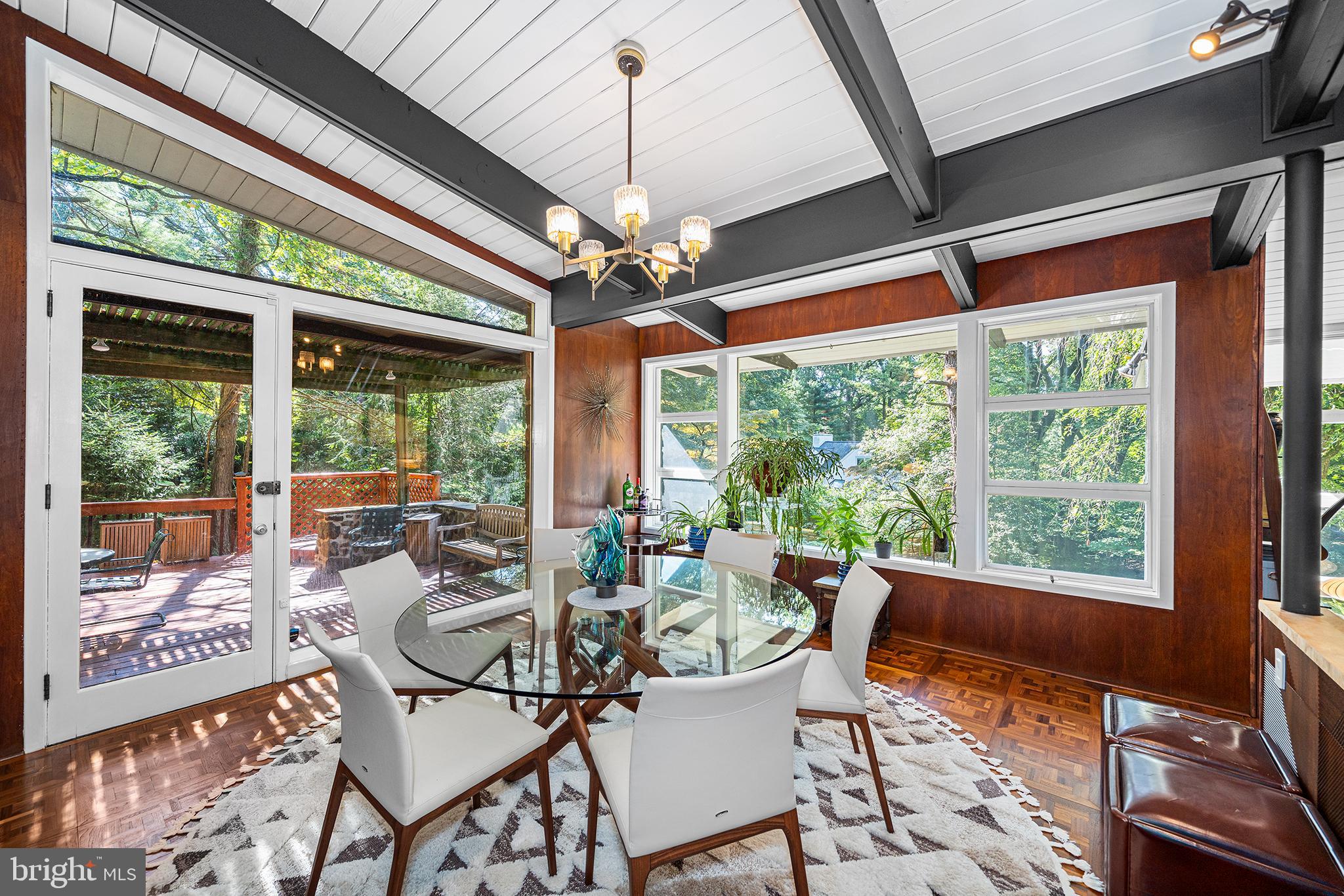 EAST FALLS - Residential