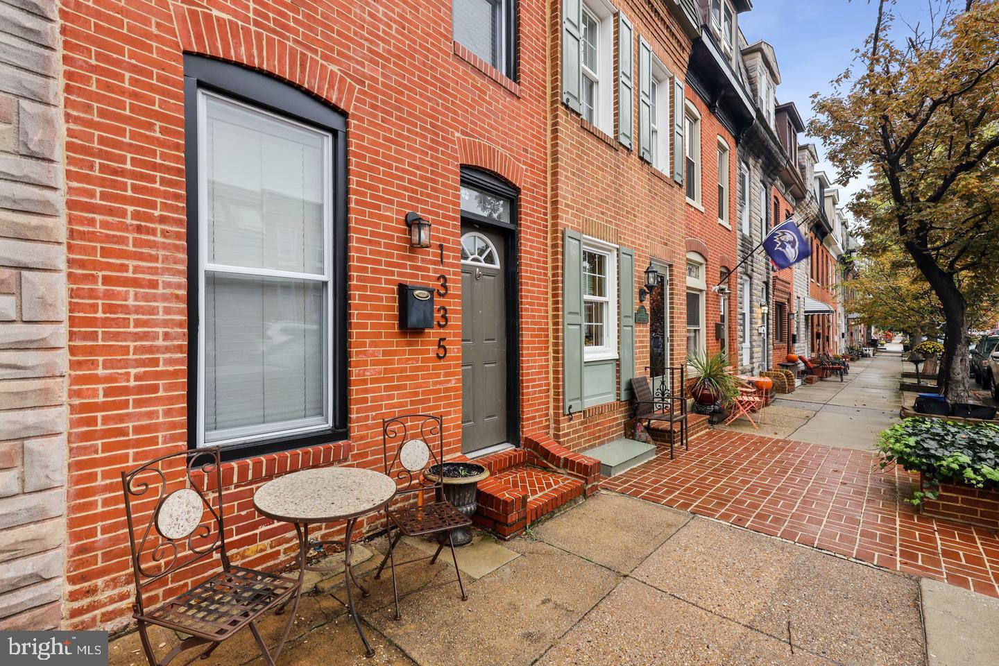 1335 ANDRE STREET