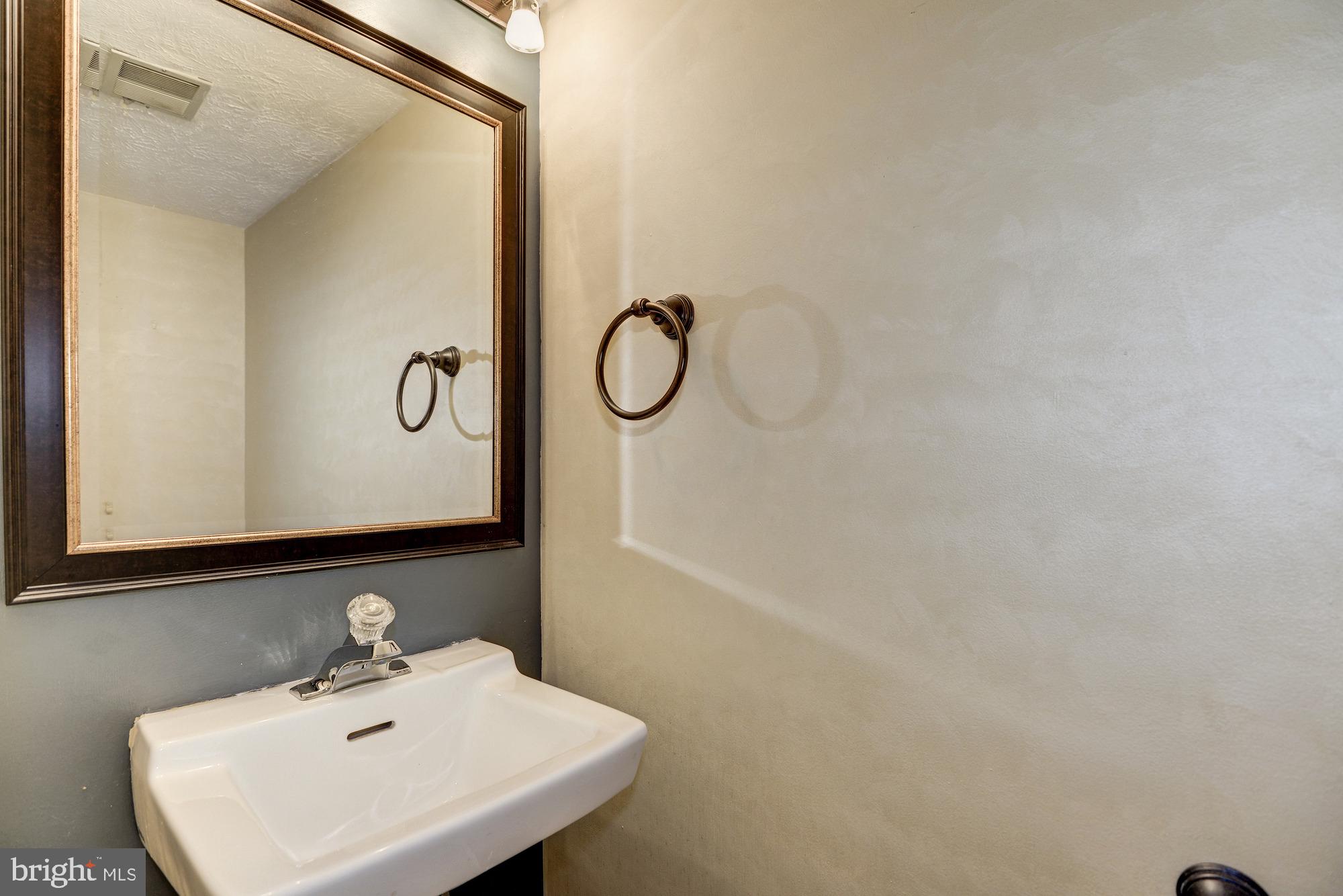 RESTON - Residential Lease