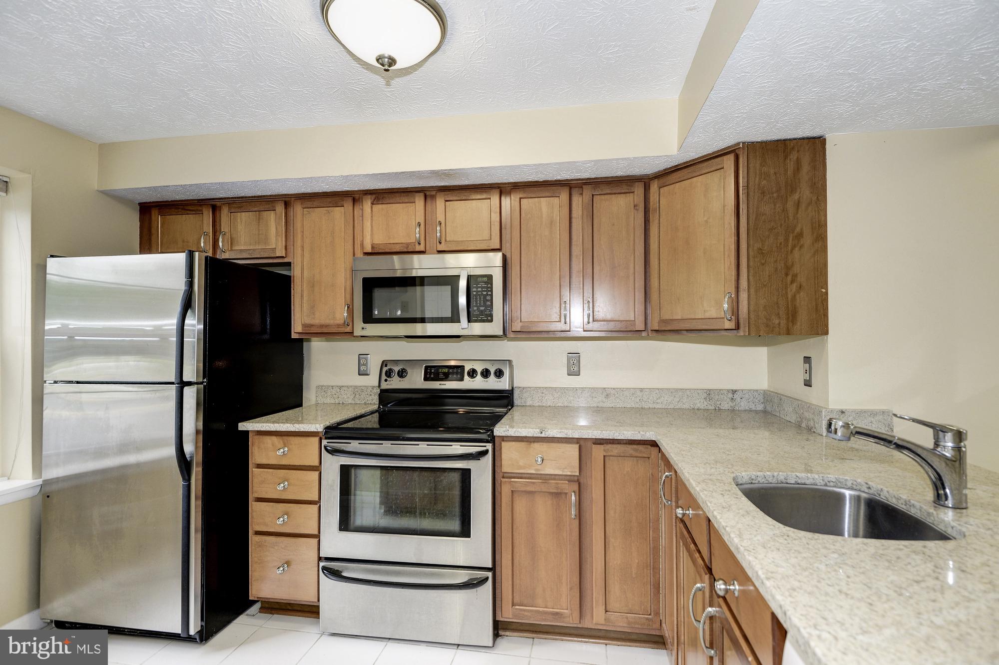 RESTON - Residential Lease