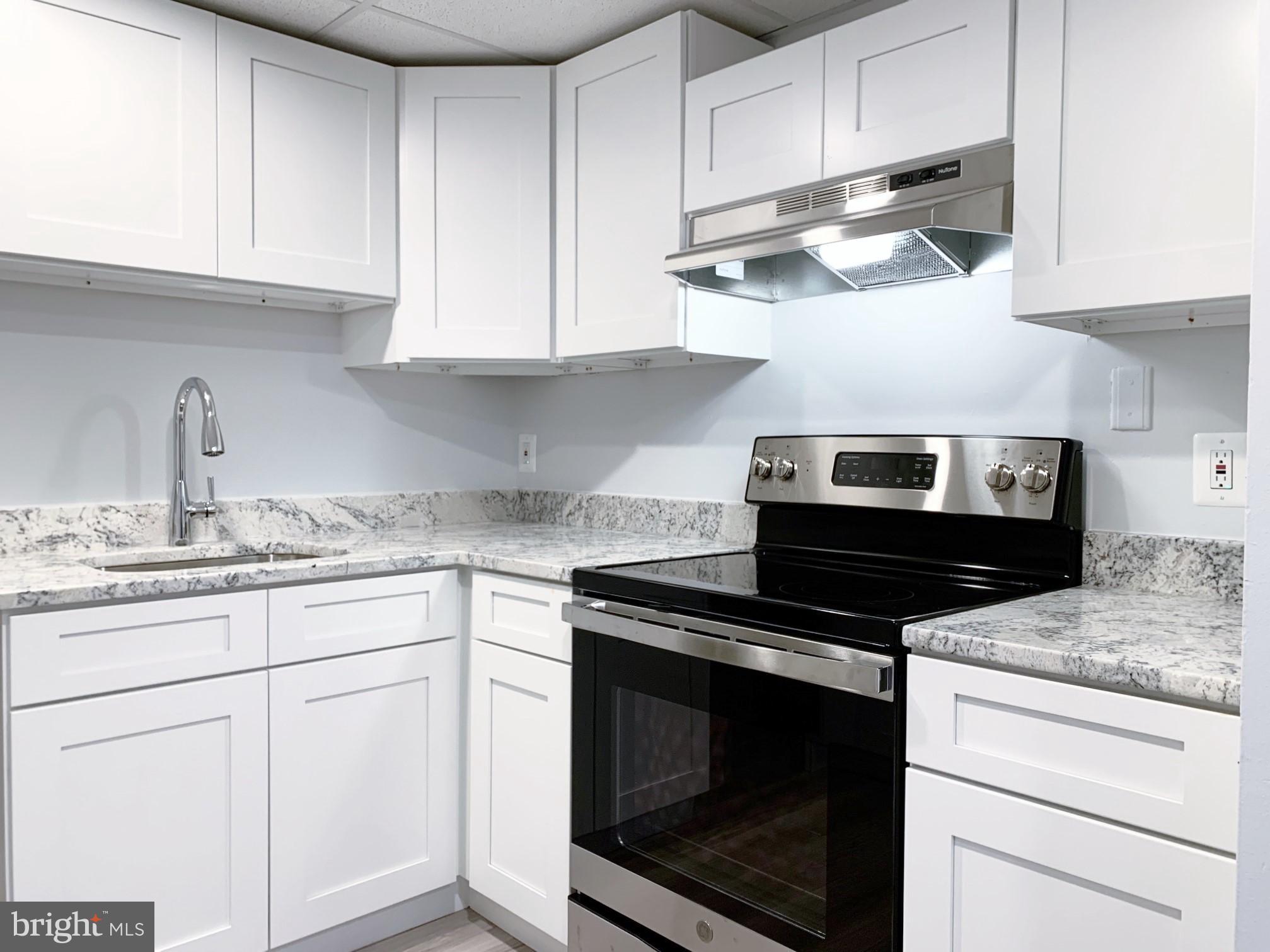 HUNTSMAN CONDO - Residential