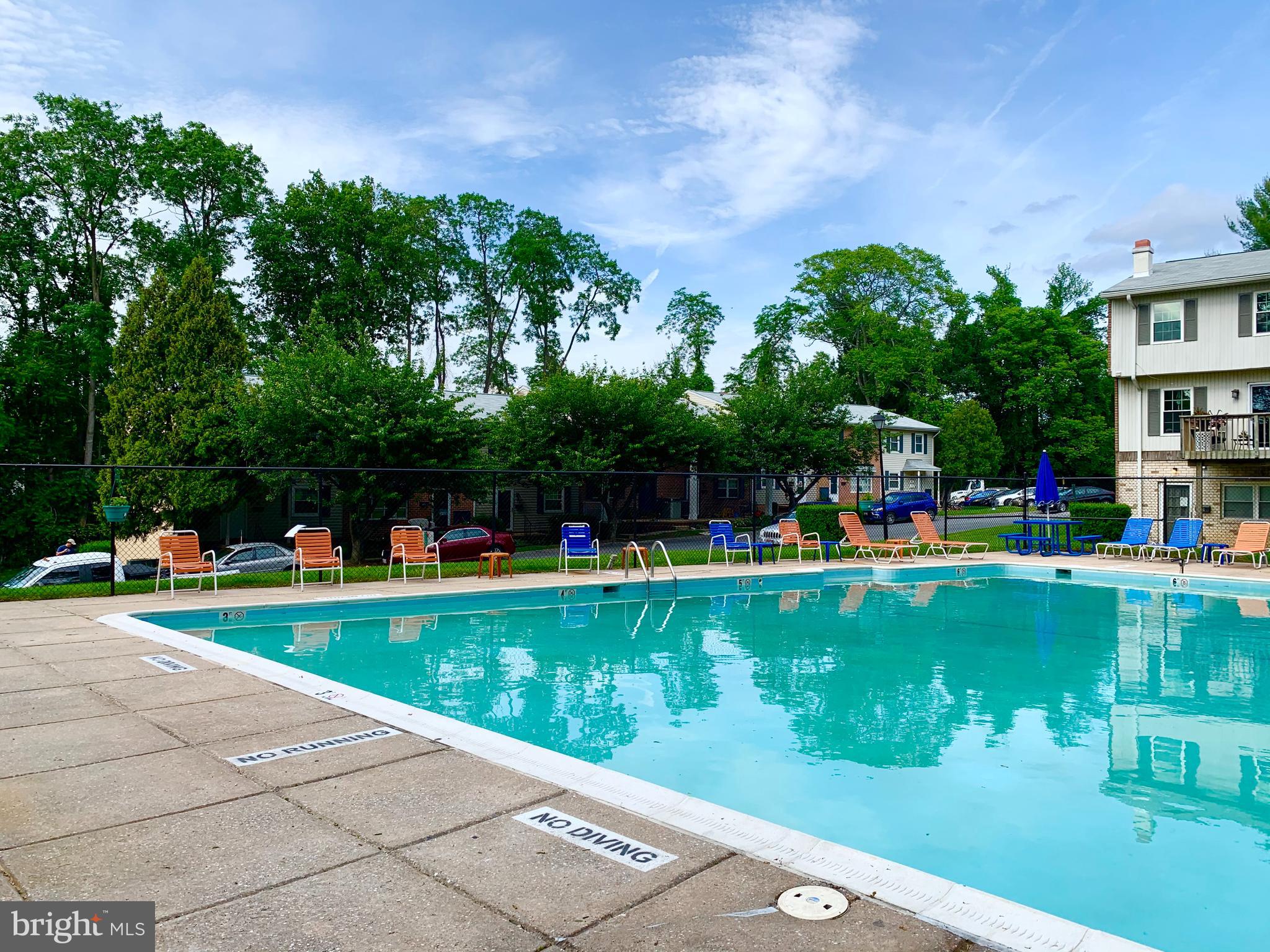 HUNTSMAN CONDO - Residential