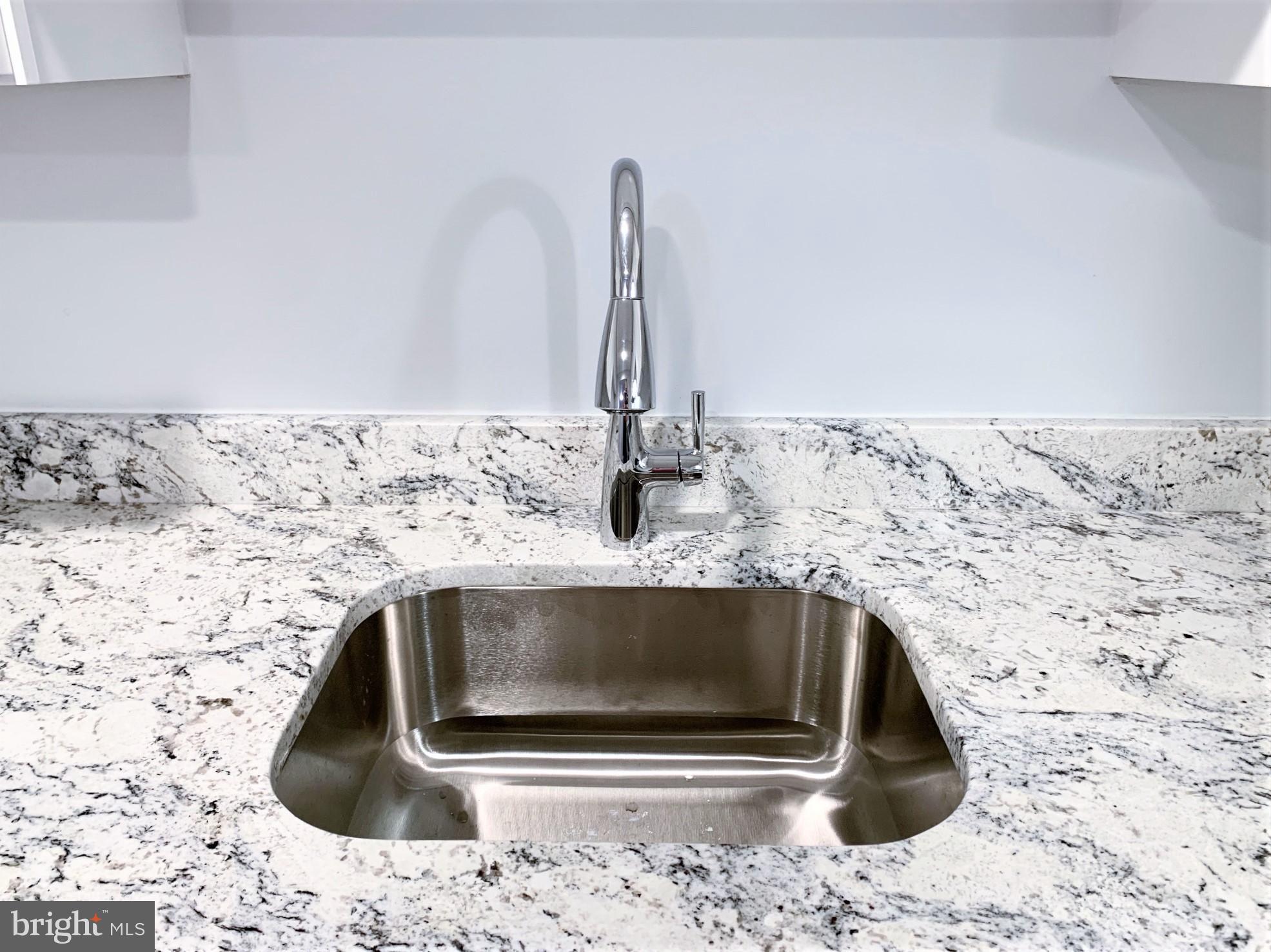 HUNTSMAN CONDO - Residential