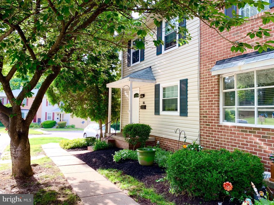 Spacious and meticulously renovated END unit facing the refurbished pool in the front, with deck facing the wooded back, is perfect for move-in or building your investment portfolio! On the upper level, a large primary bedroom has en-suite bathroom. Two additional bedrooms share a second full bathroom. On the main level, the open floor plan easily flows from the living room at the front of the home, to the family room and dining room in the back of the home, with access to the deck, a stunning kitchen, and half bath. The lower level space can be a possible bedroom, guest room, office, home school area, play room, exercise room, and more. Completely renovated kitchen has granite counters with stainless steel under mount sink and faucet, slow close cabinets, stainless steel electric range, dishwasher, refrigerator, and range hood, recessed lighting and all new electrical outlets. Hallway bathroom has brand new vanity with granite counter, under mount sink, faucet, vanity light, new shower diverter. Primary bathroom has newer vanity, new shower diverter and new vanity light. Entire home has new electric outlets, switches, recessed lights, and light fixtures, fresh paint and new flooring throughout. Other home updates and improvements include: roof, exterior door, vinyl double hung windows, interior and exterior heating and air conditioning units, hot water heater, GE washer and dryer. Renovated pool with lifeguard on duty is right in front of the home! The monthly condo fee includes pool access, exterior maintenance of the roof, front stoop, deck, snow removal, common area landscaping, water bill, master insurance. Home is conveniently located close to shopping and commuting routes, while tucked away in well cared for neighborhood. One year home warranty included.