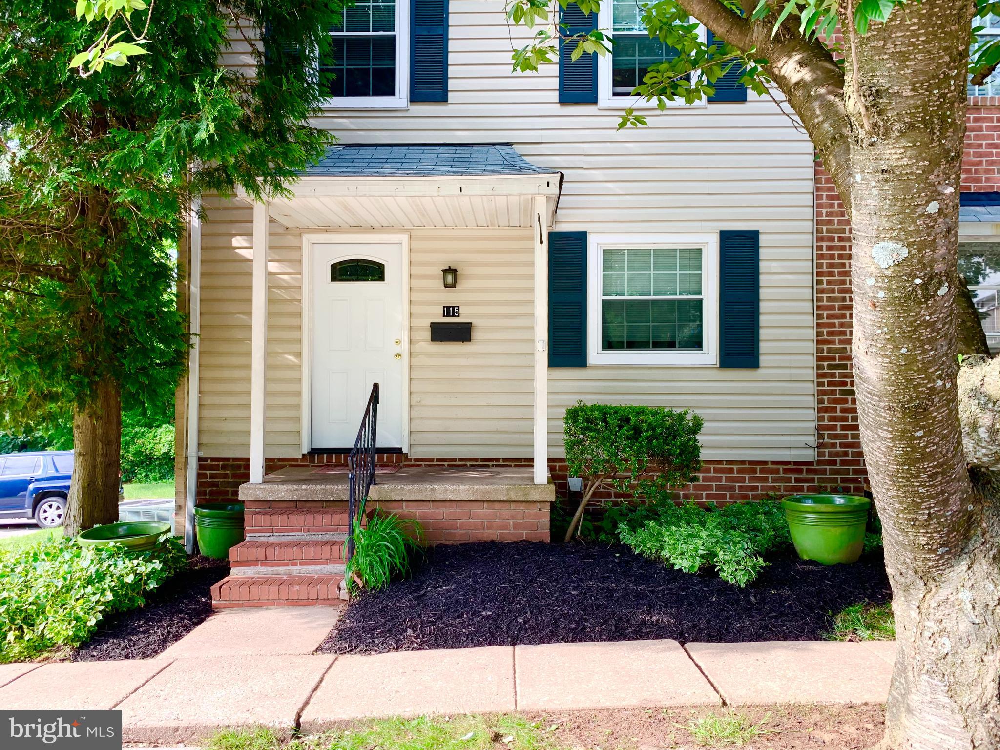 HUNTSMAN CONDO - Residential