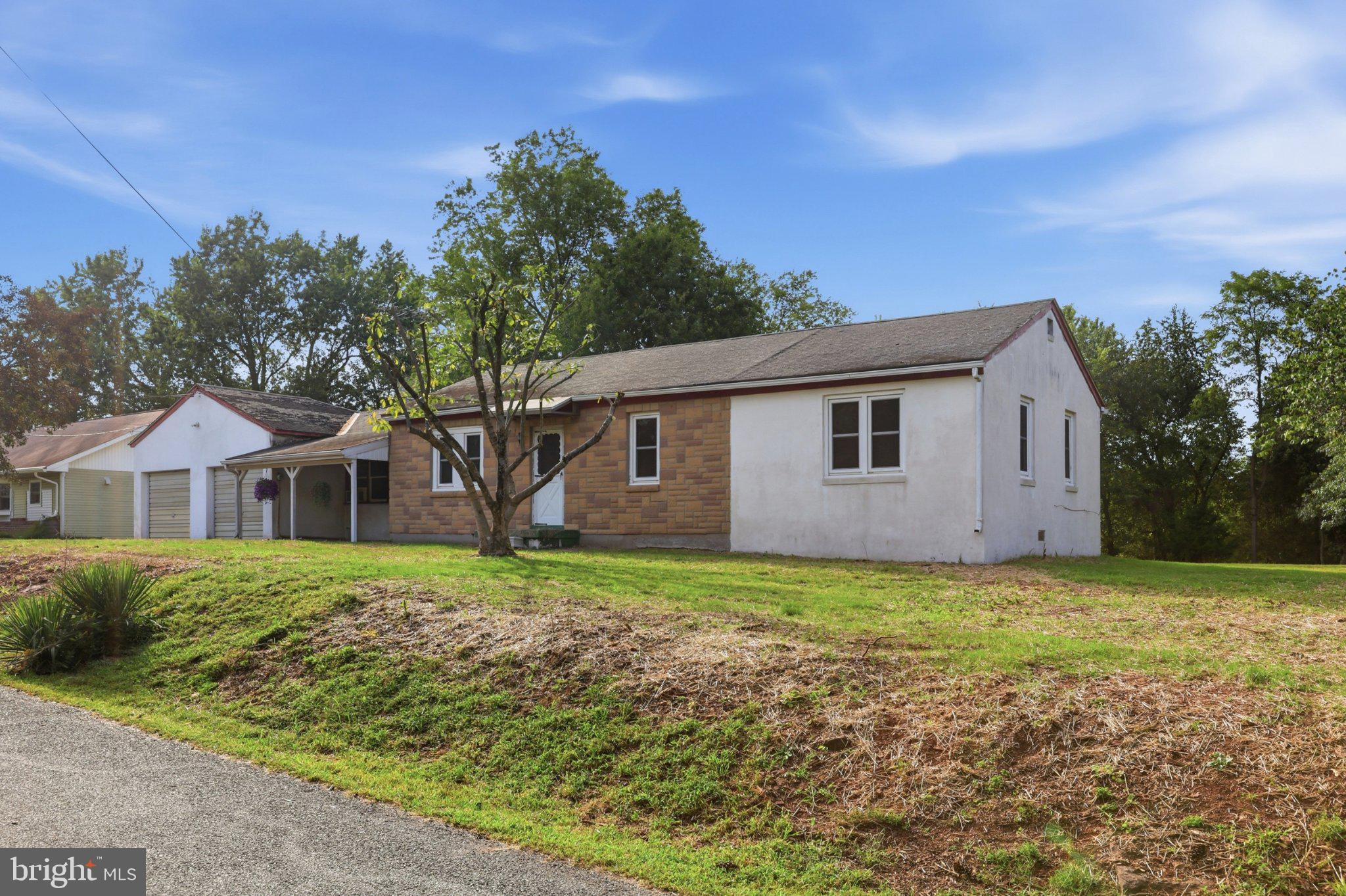 1033 WALT ROAD