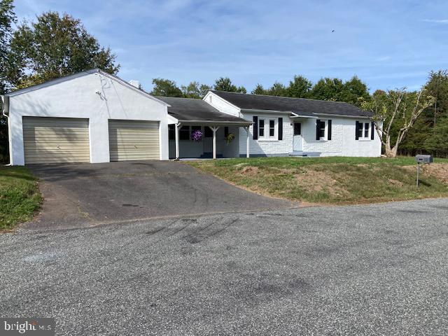 1033 WALT ROAD