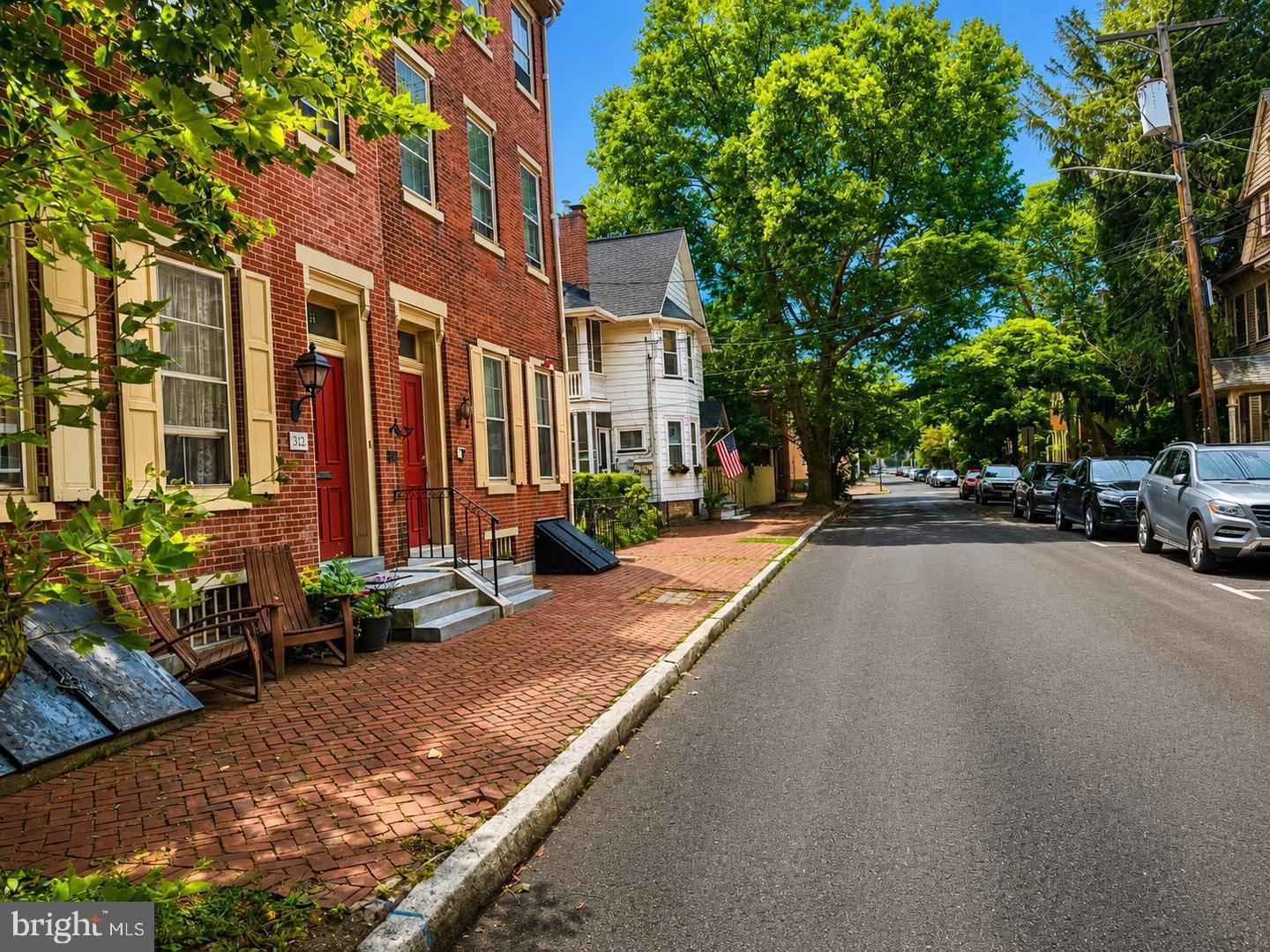 26 W UNION STREET 4