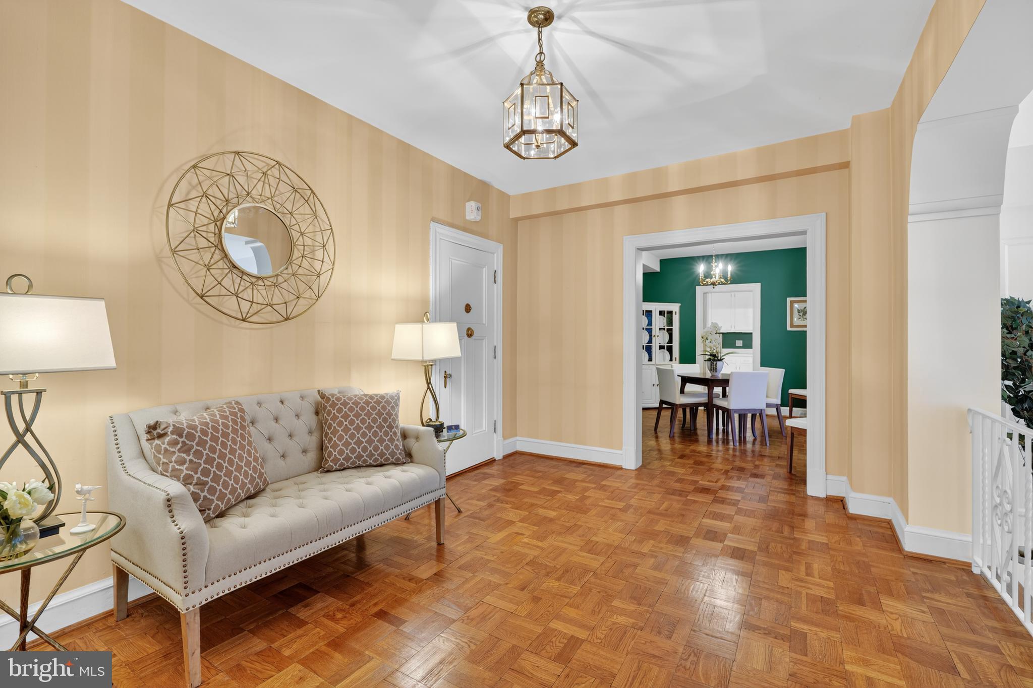 4000 CATHEDRAL AVENUE NW 444-445B